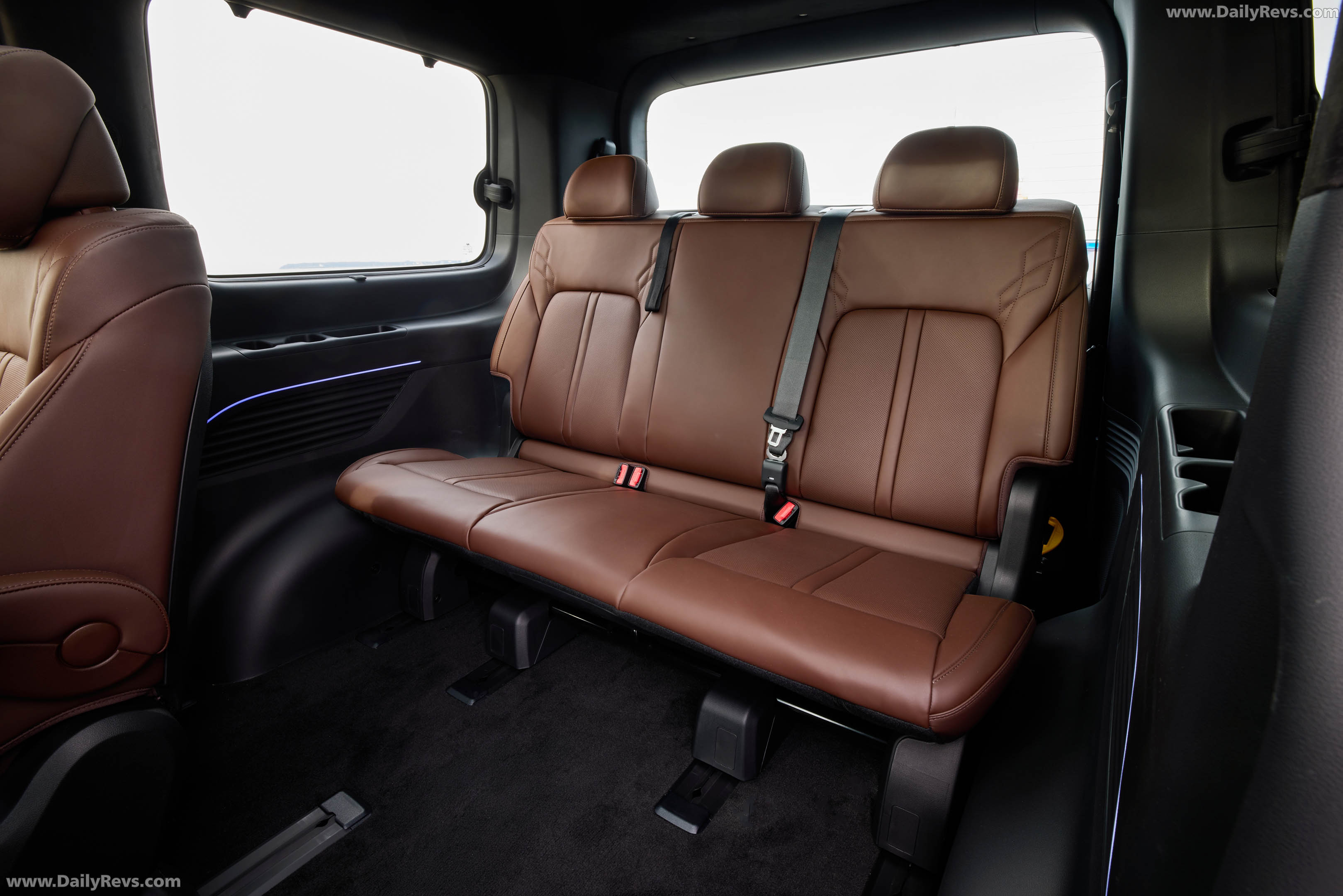 2027 Hyundai Staria Lounge Australian Version Interior