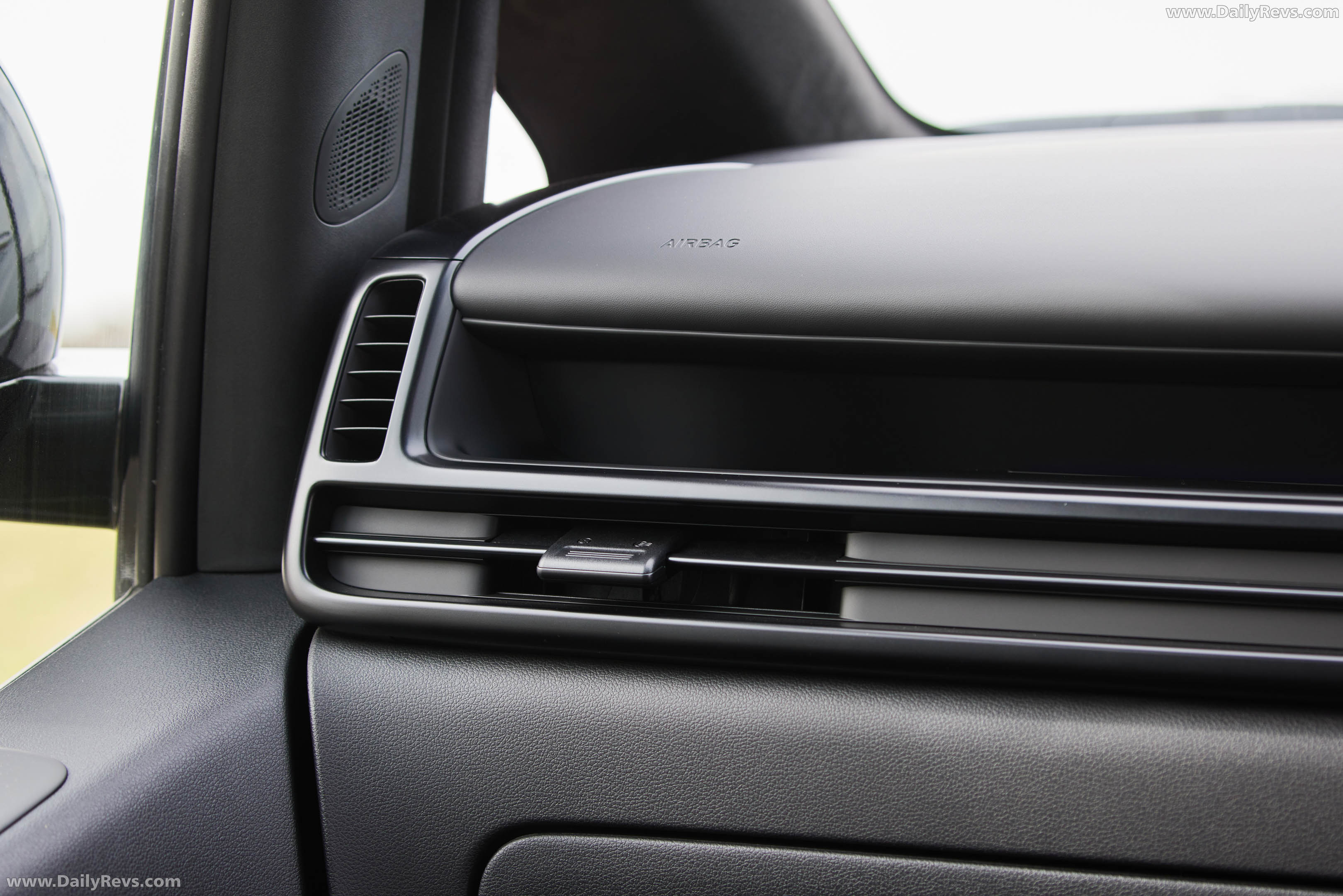 2027 Hyundai Staria Lounge Australian Version Interior