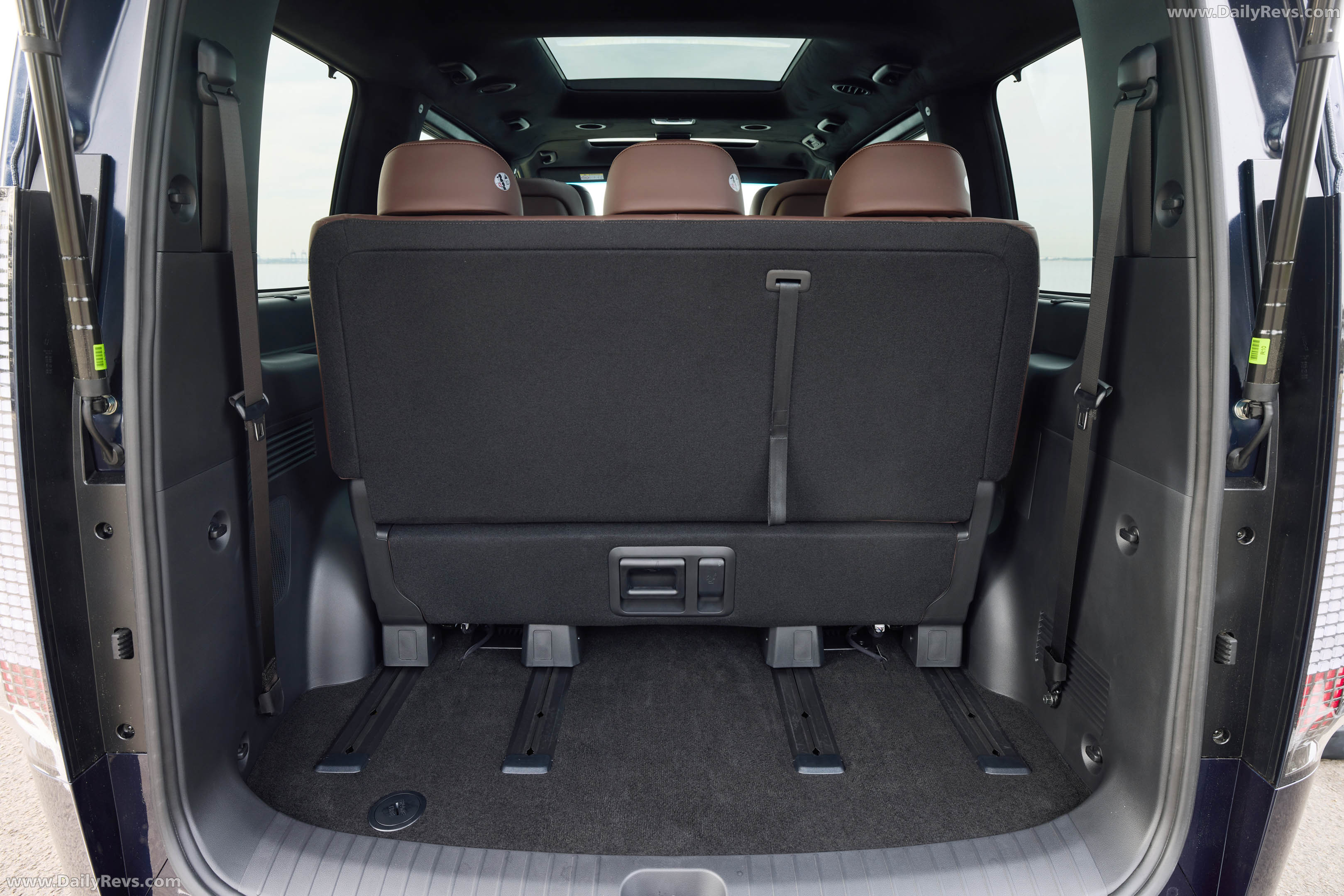 2027 Hyundai Staria Lounge Australian Version Interior