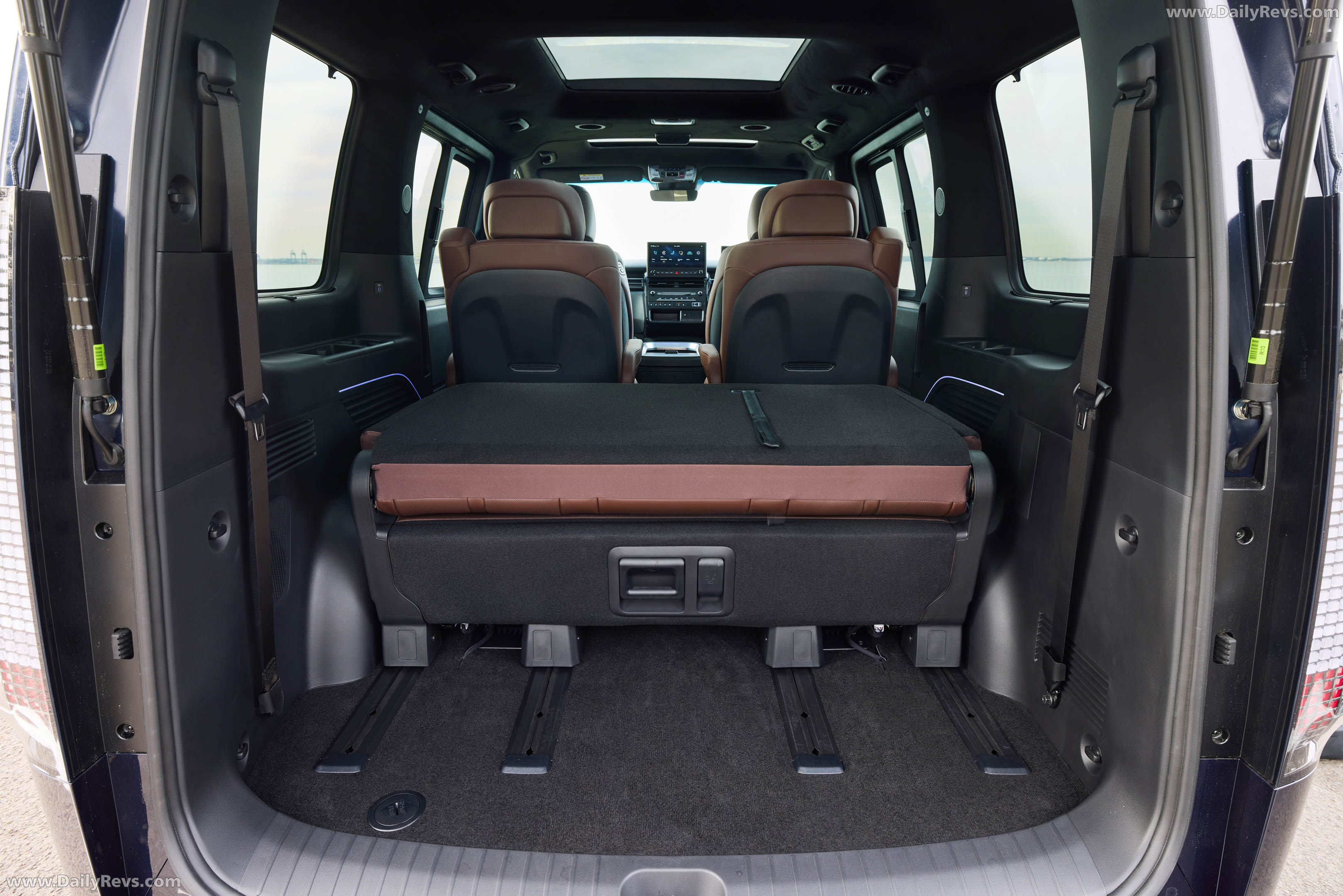 2027 Hyundai Staria Lounge Australian Version Interior