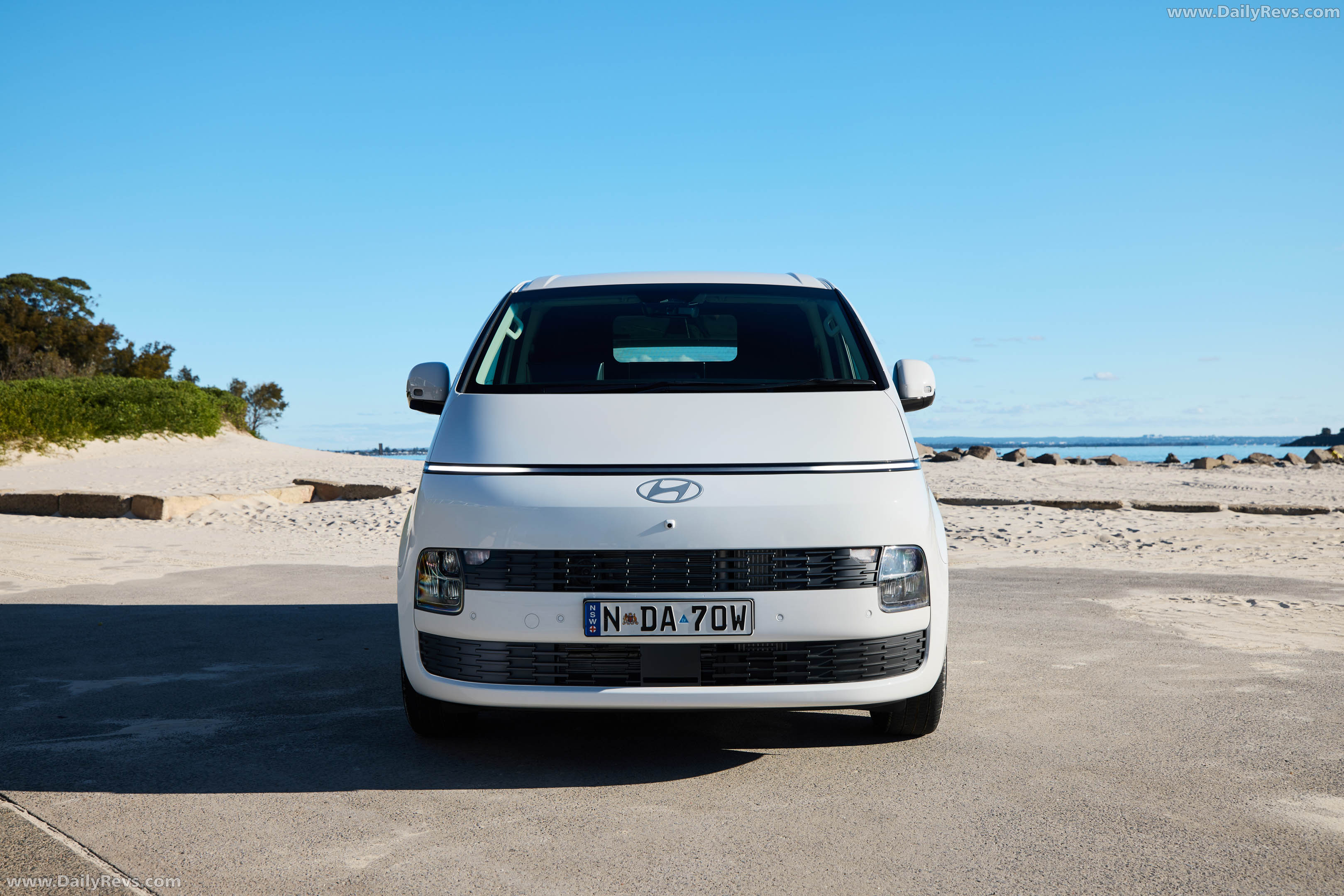 2027 Hyundai Staria Load Premium Australian Version Front View