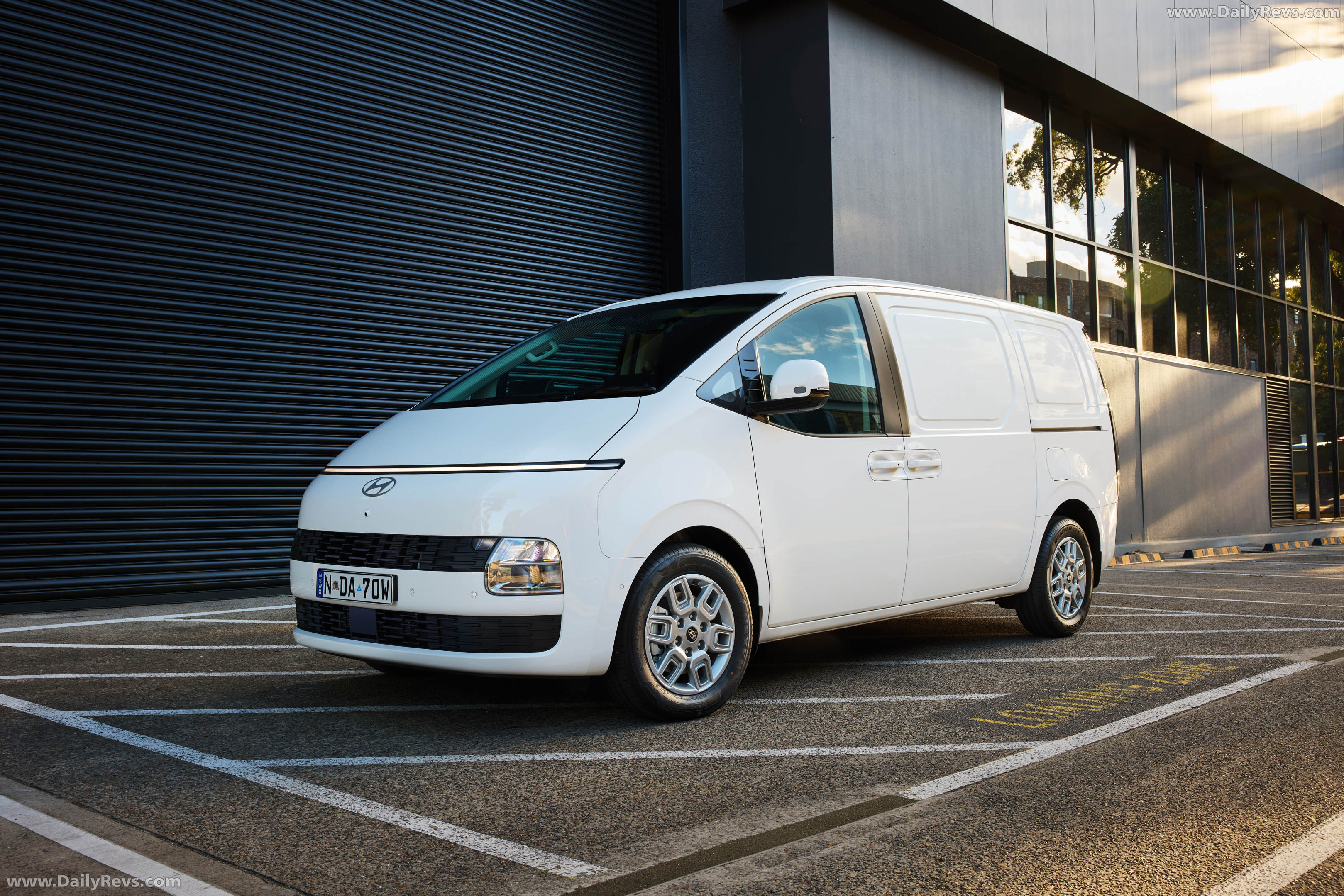 2027 Hyundai Staria Load Premium Australian Version Front View