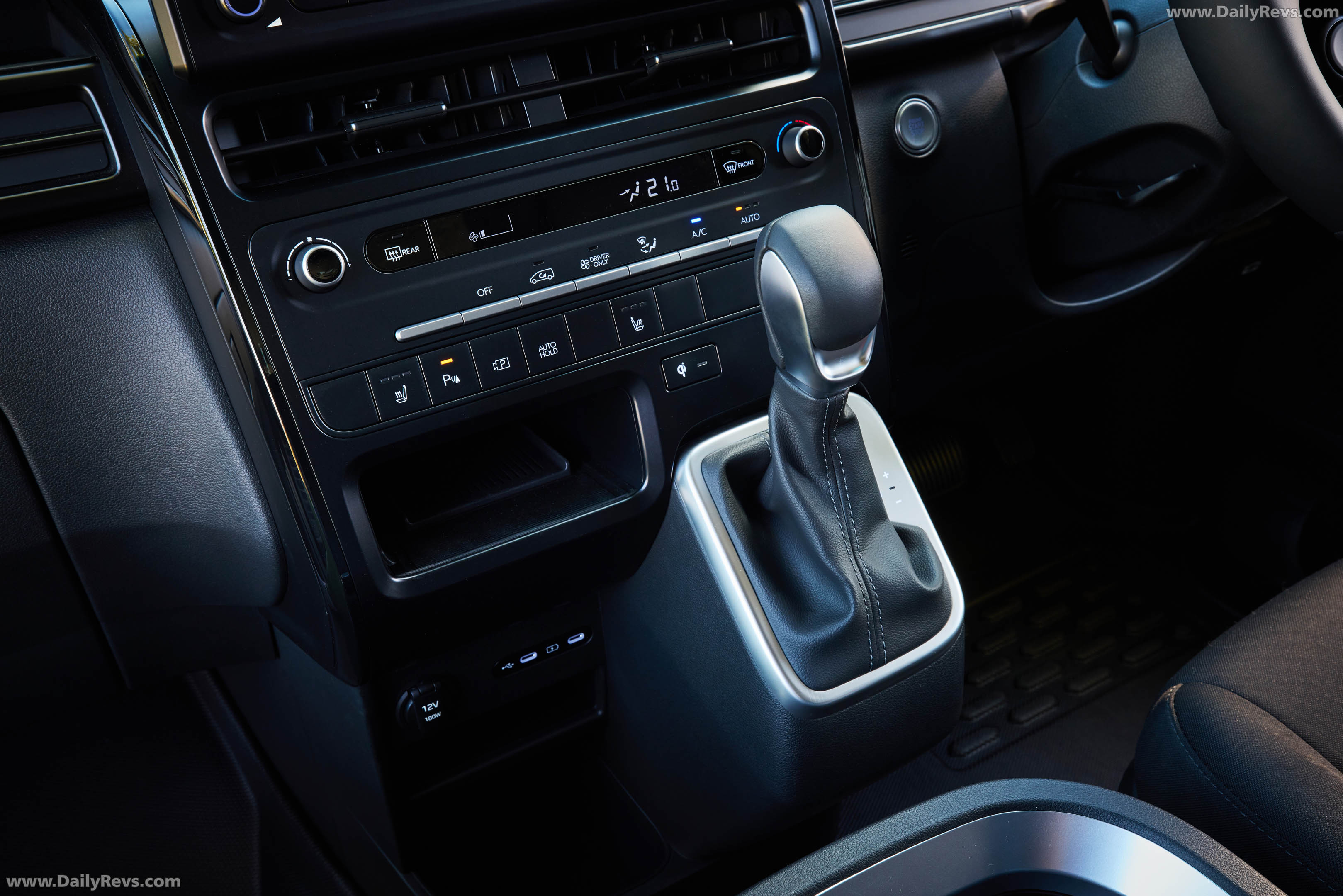 2027 Hyundai Staria Load Premium Australian Version Interior