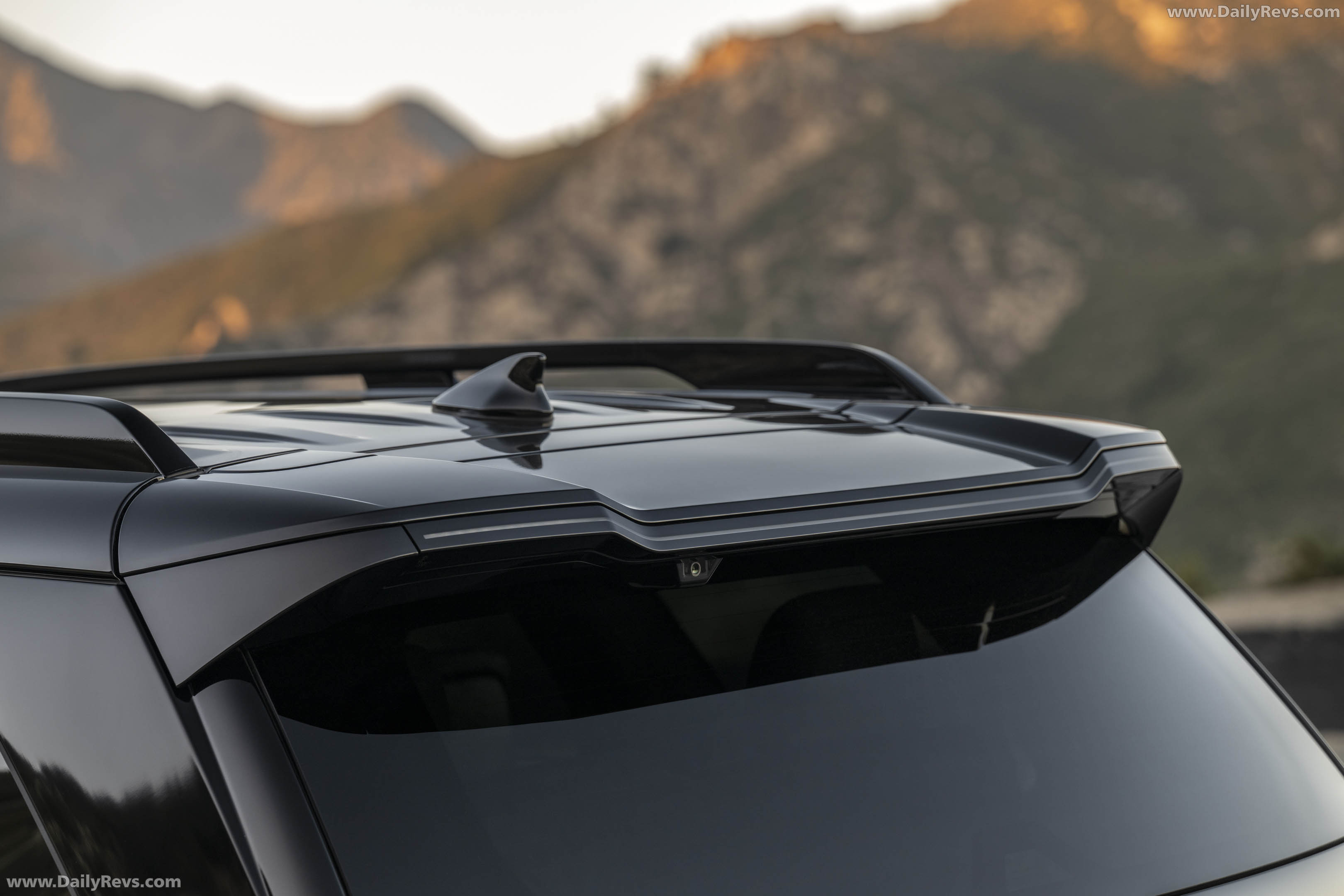 2027 Hyundai Palisade Hybrid Calligraphy Black Ink Edition Exterior
