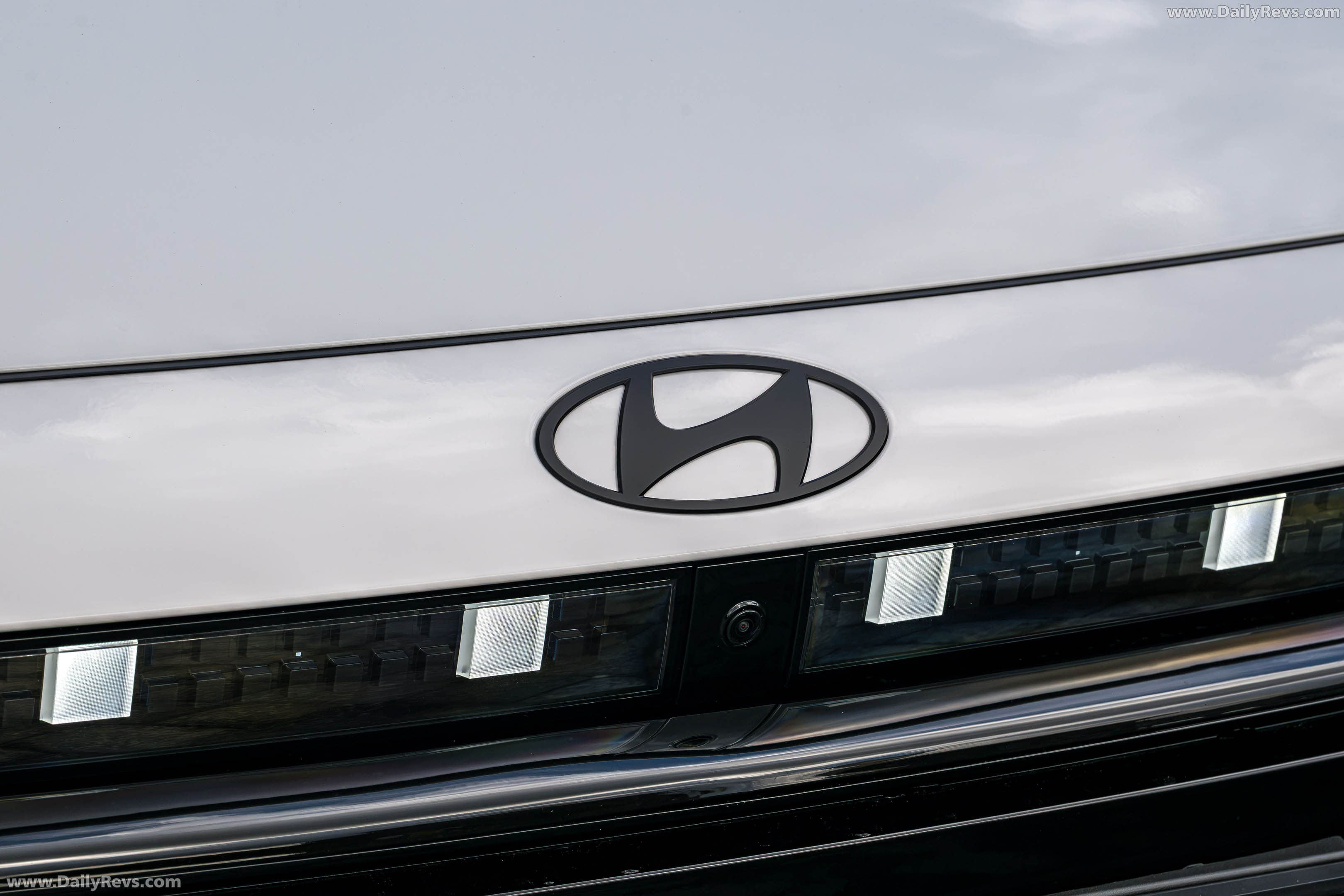 2027 Hyundai IONIQ 3 Atlas White Exterior