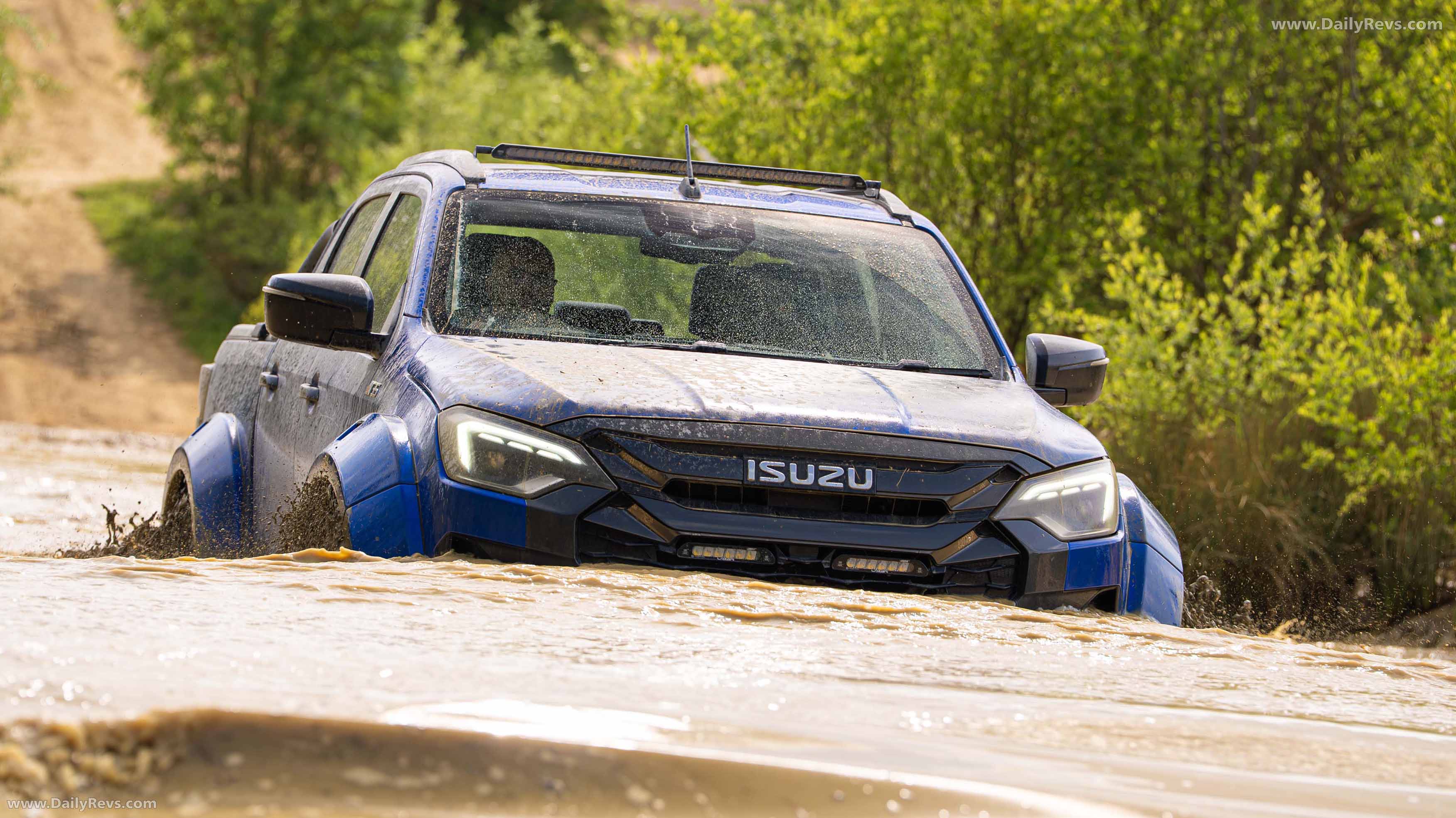 2026 Isuzu D-Max Arctic Trucks AT35 UK Version Front View