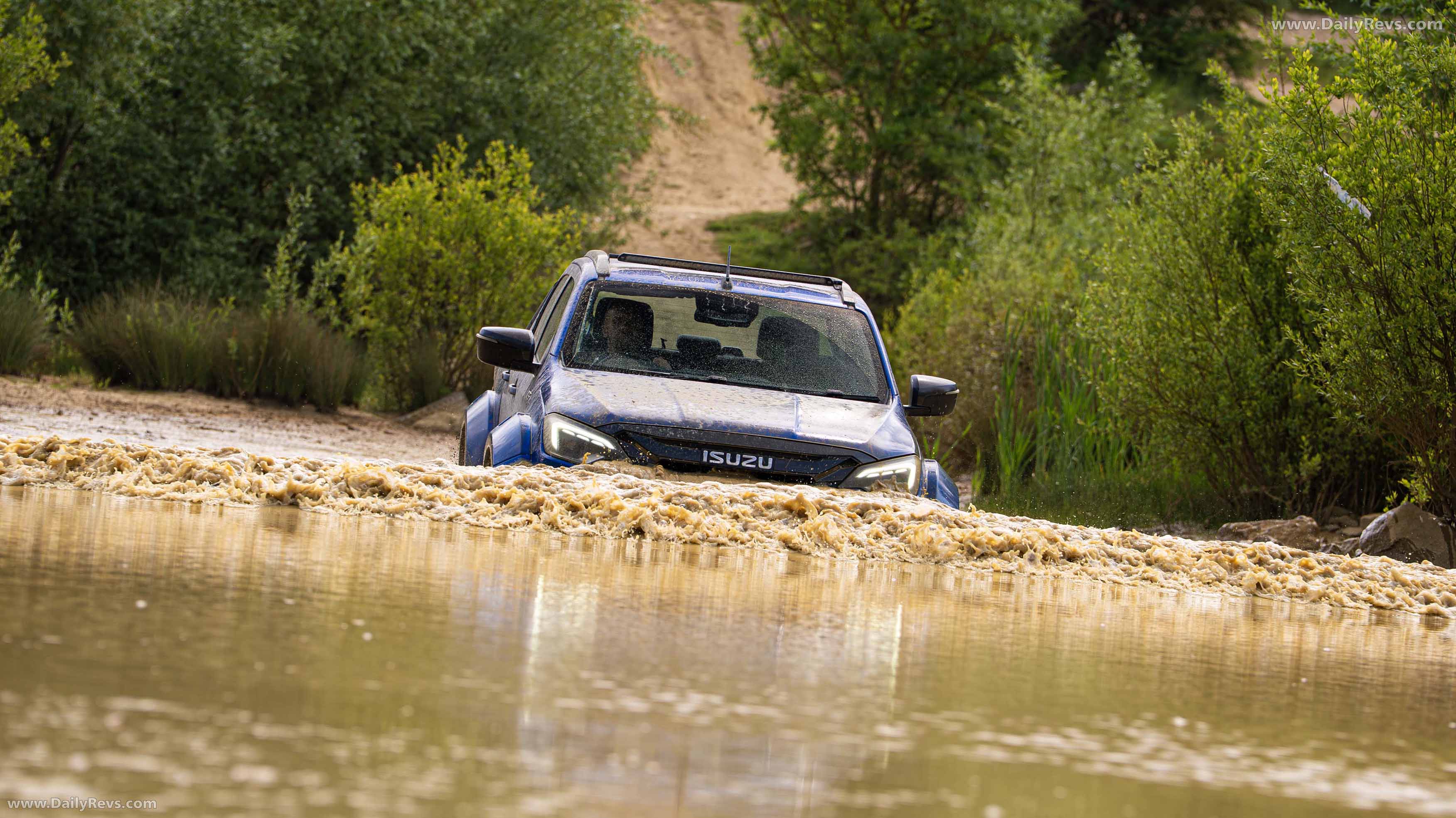 2026 Isuzu D-Max Arctic Trucks AT35 UK Version Front View