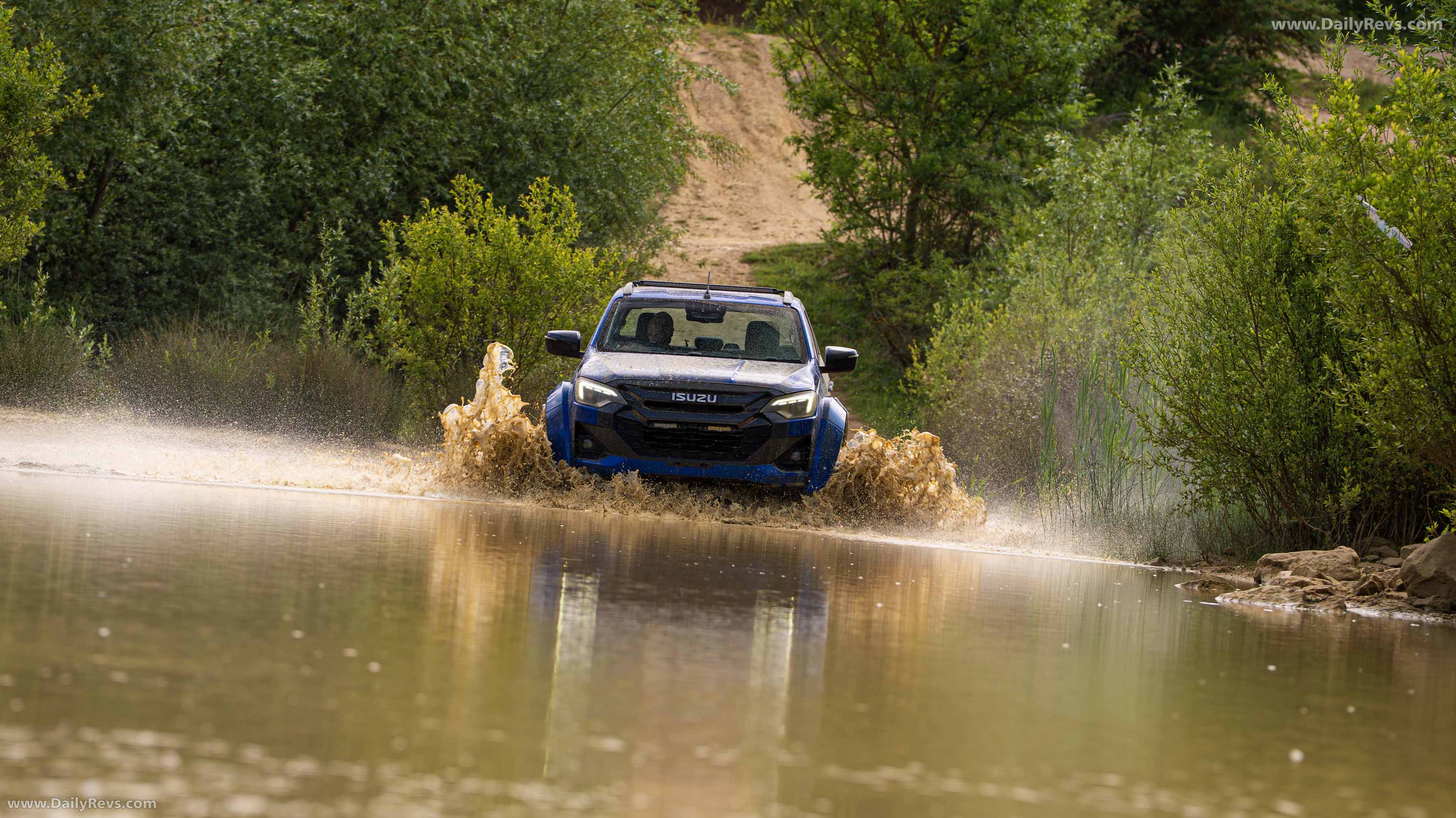 2026 Isuzu D-Max Arctic Trucks AT35 UK Version Front View