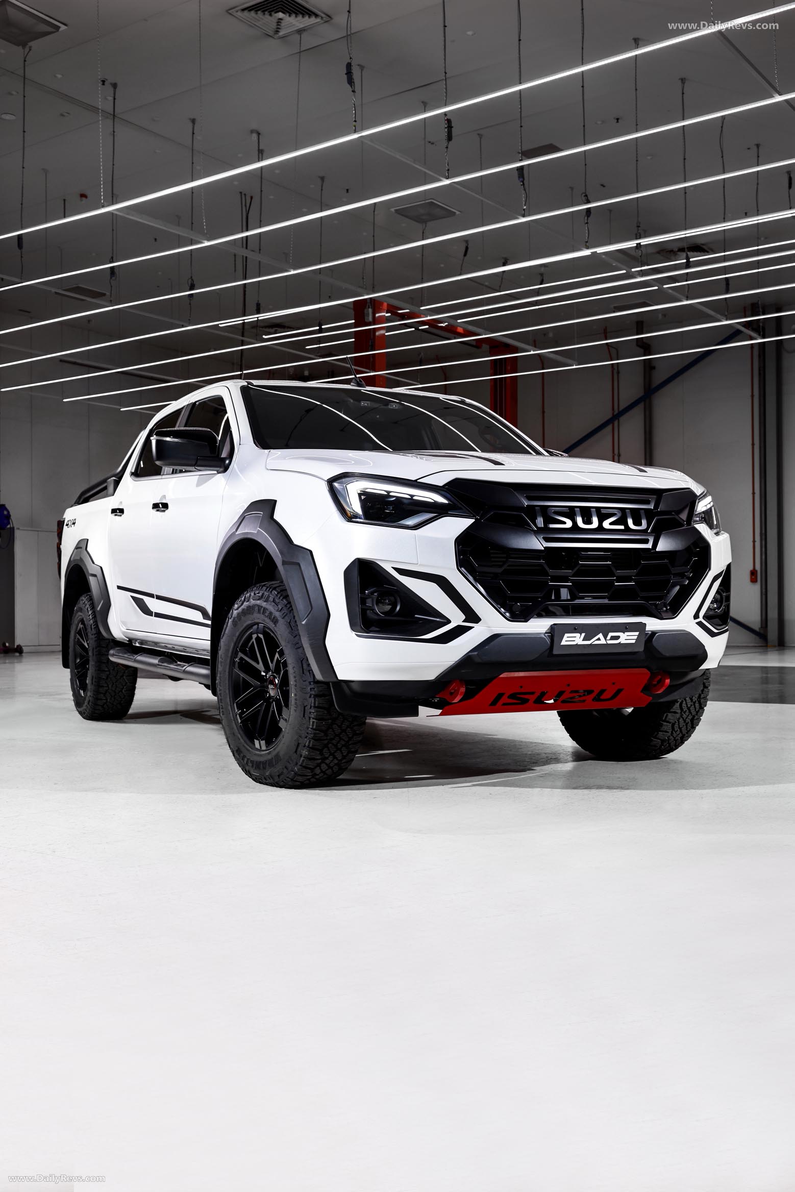 2026 Isuzu D-Max Blade Front View