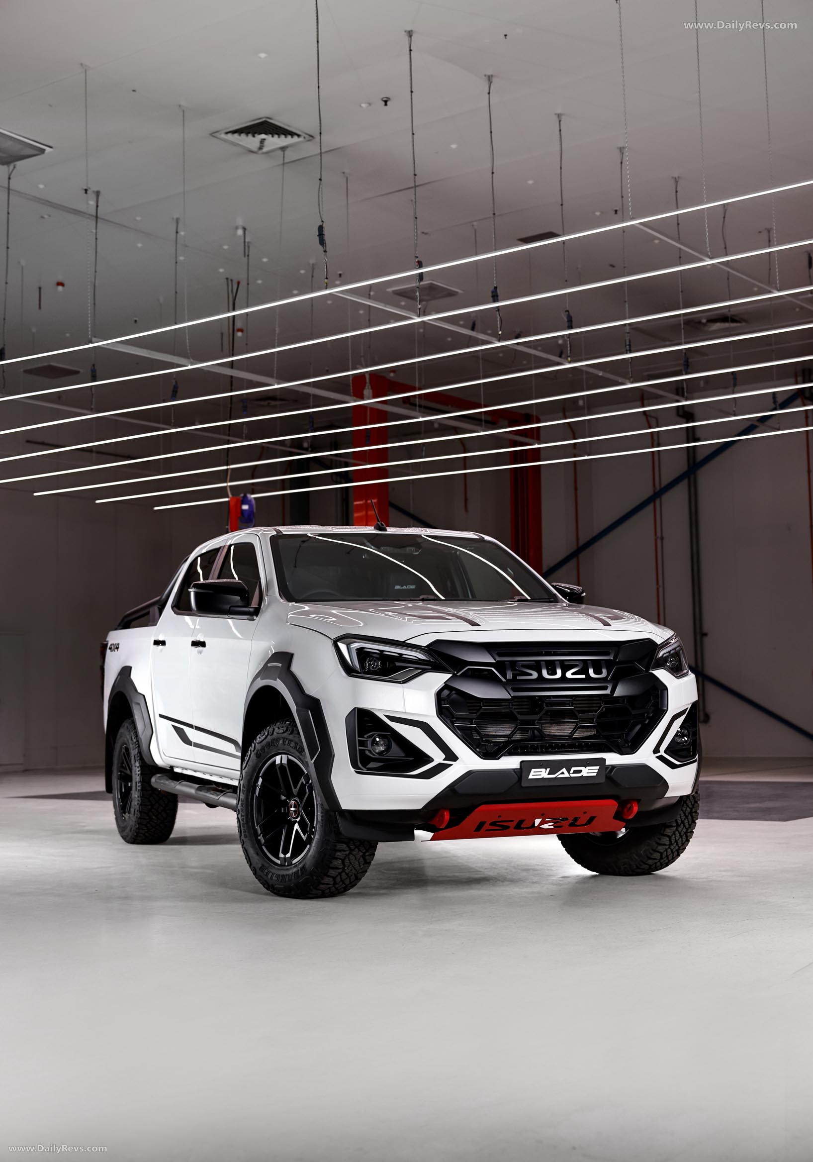 2026 Isuzu D-Max Blade Front View