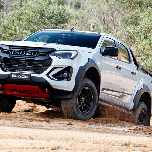 2026 Isuzu D-Max Blade Front View