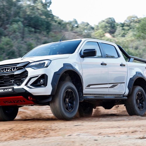 2026 Isuzu D-Max Blade Front View