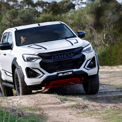2026 Isuzu D-Max Blade Front View