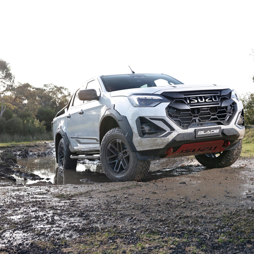2026 Isuzu D-Max Blade Front View