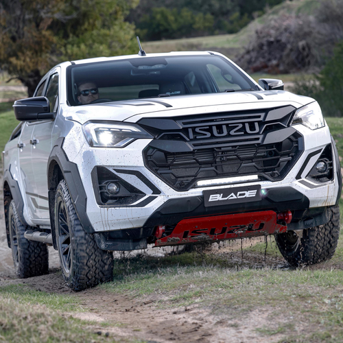 2026 Isuzu D-Max Blade Front View