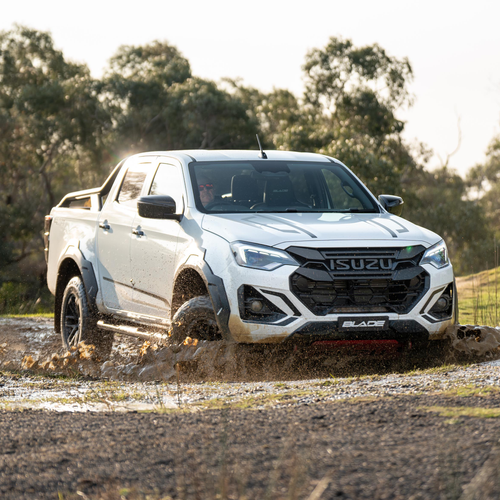 2026 Isuzu D-Max Blade Front View