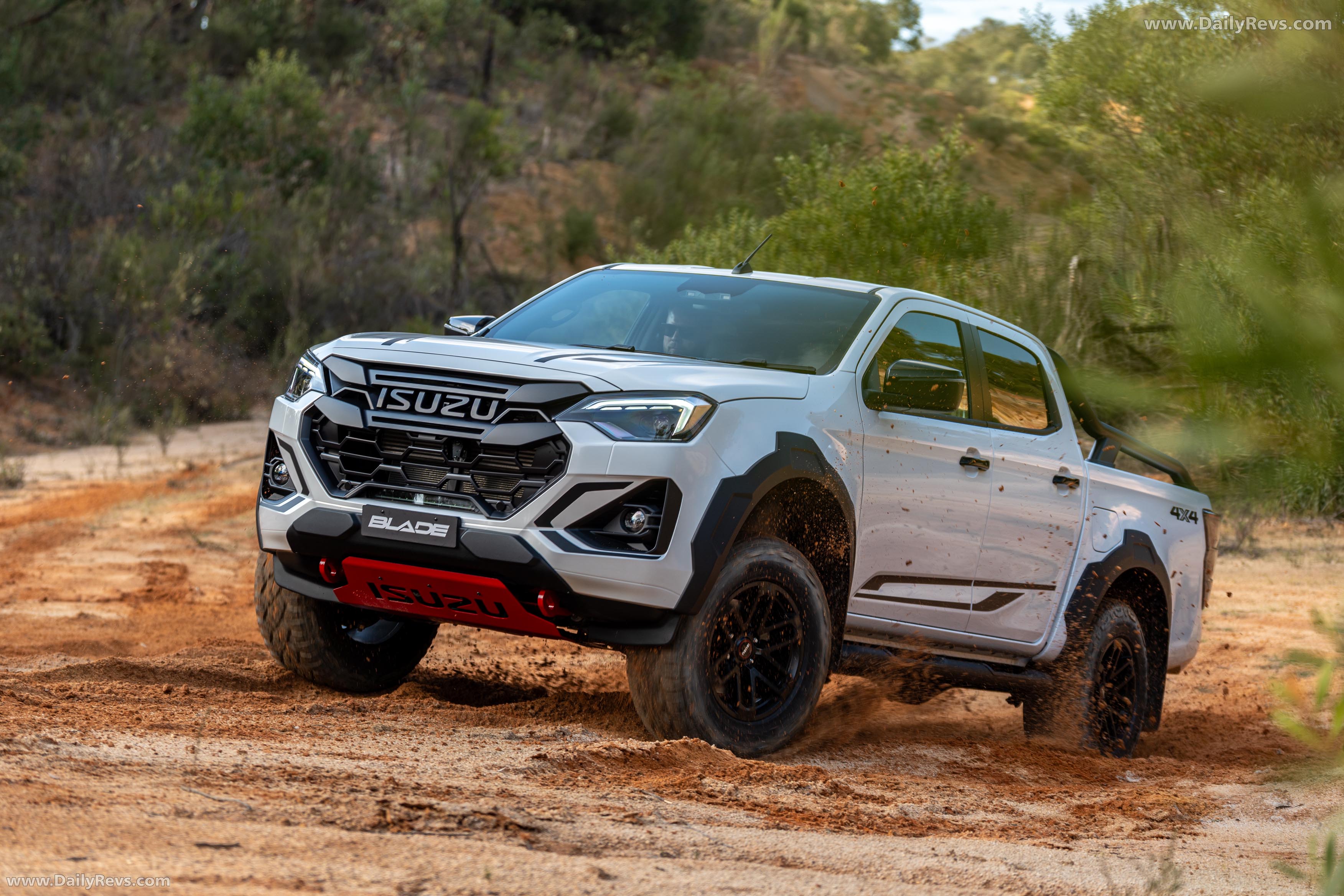 2026 Isuzu D-Max Blade Front View