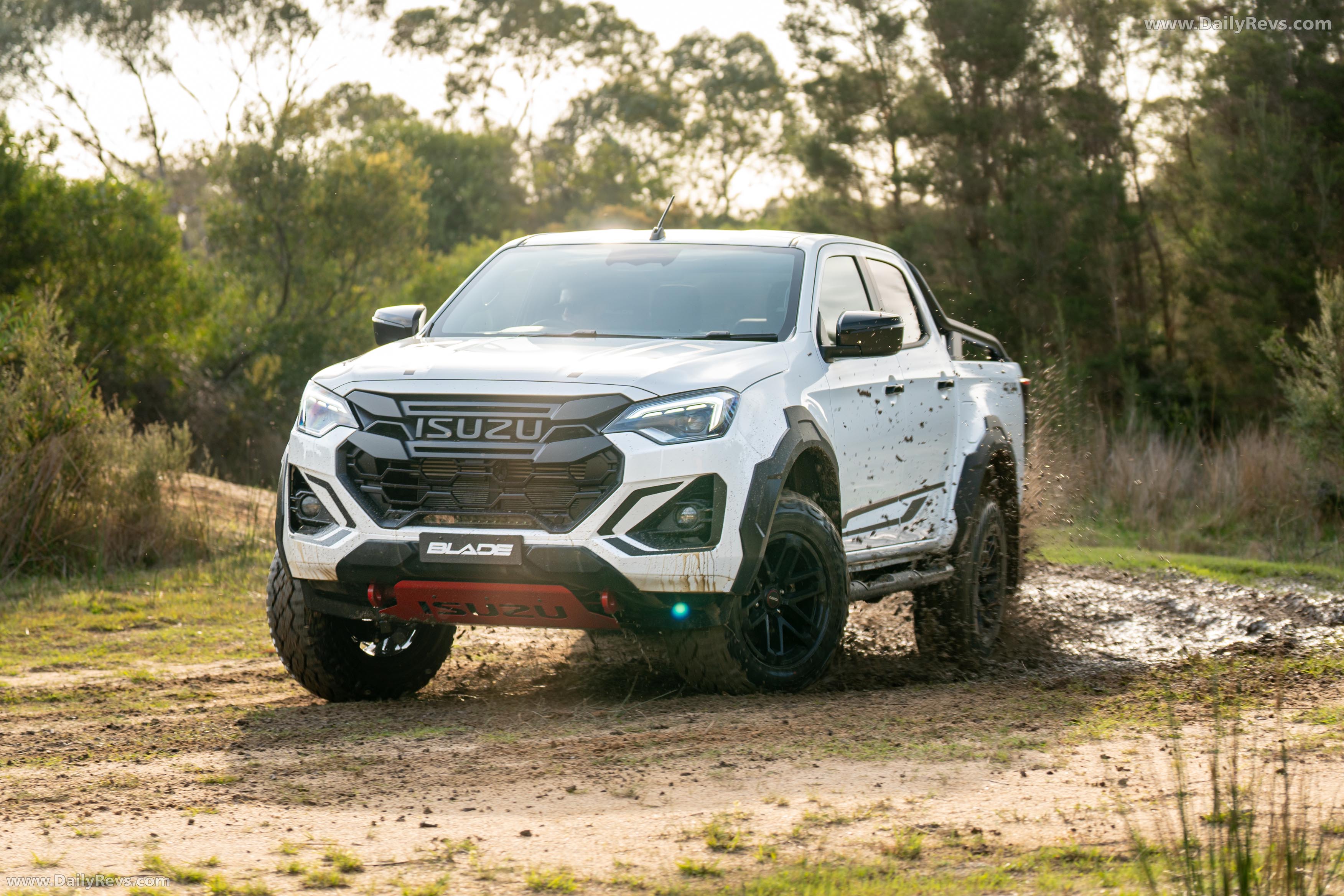 2026 Isuzu D-Max Blade Front View