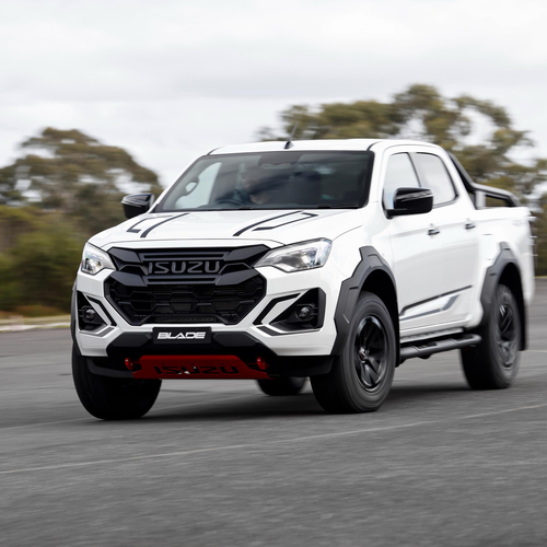 2026 Isuzu D-Max Blade Front View