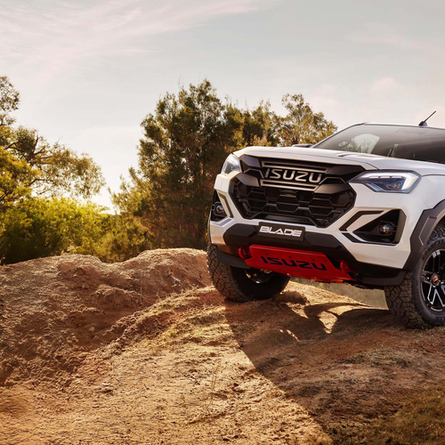 2026 Isuzu D-Max Blade Front View