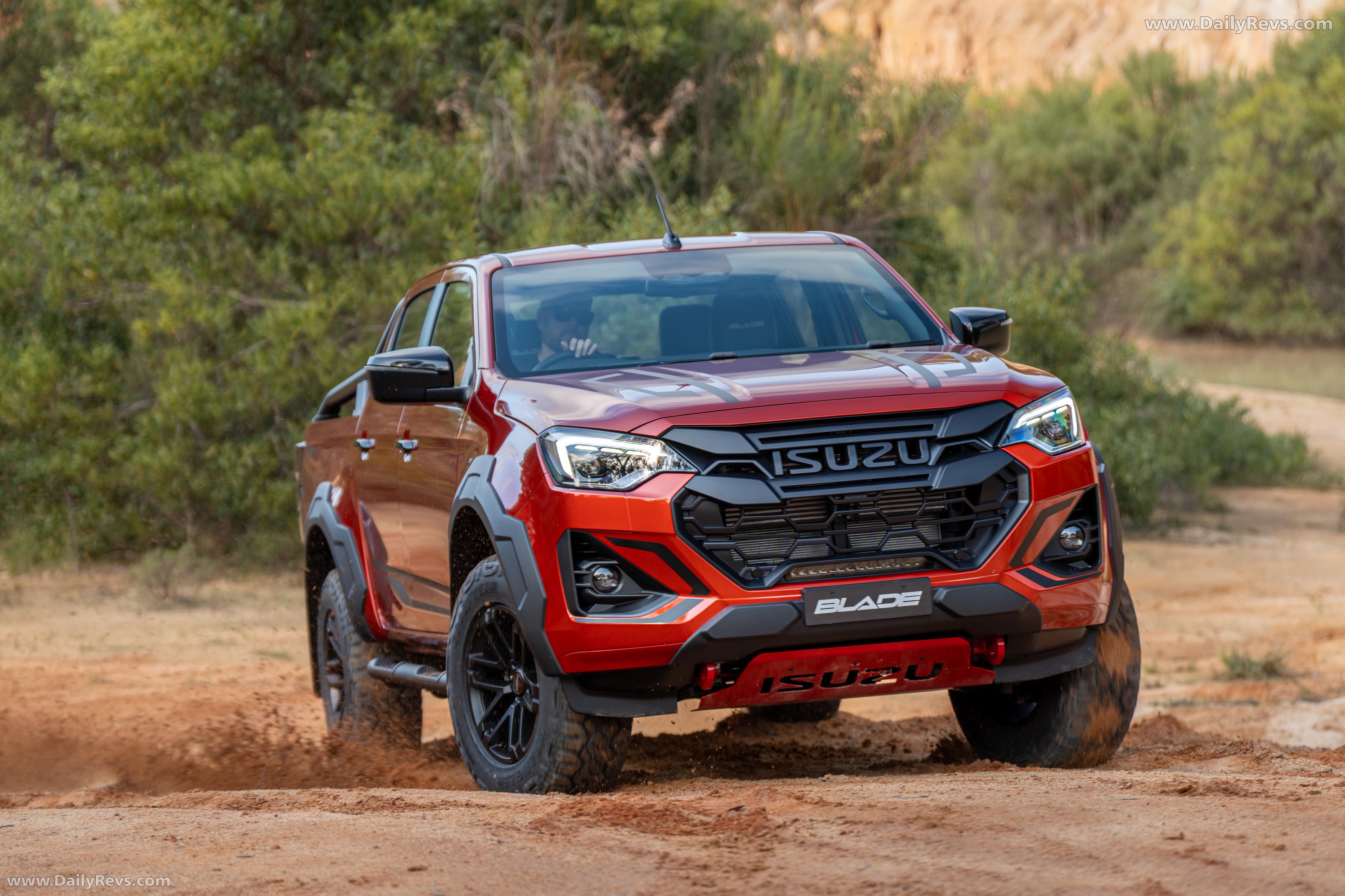 2026 Isuzu D-Max Blade Front View