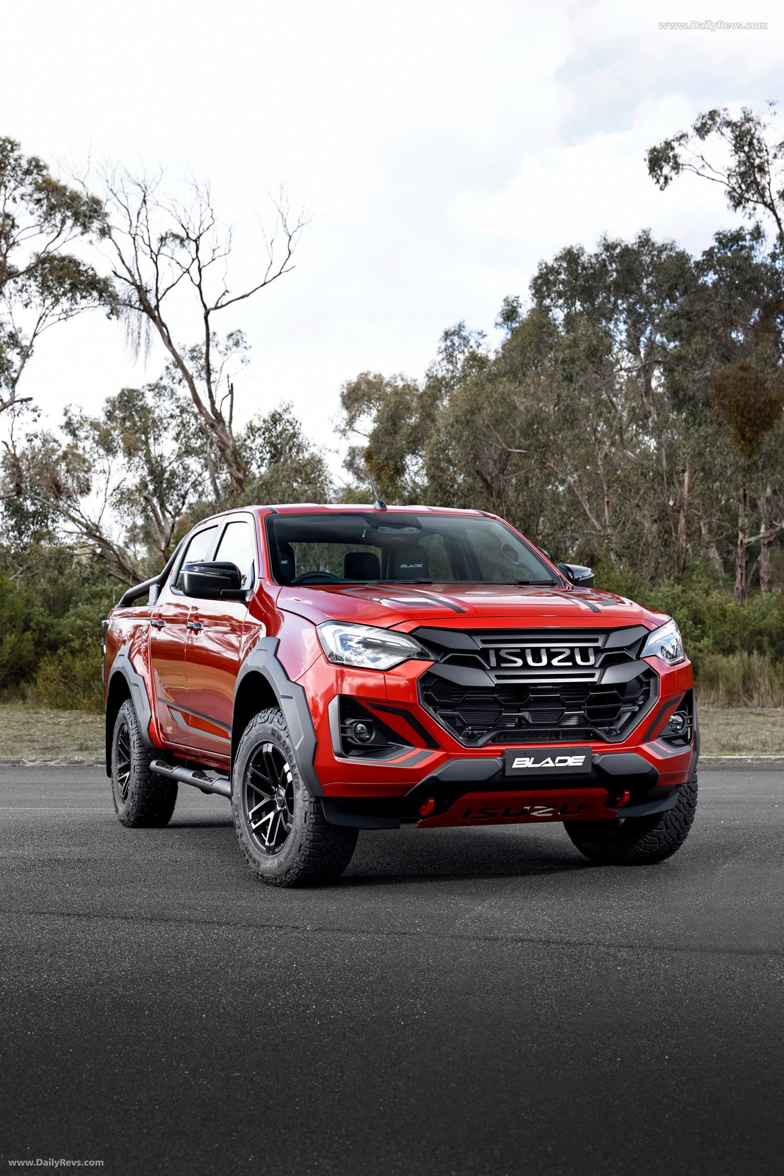 2026 Isuzu D-Max Blade Front View