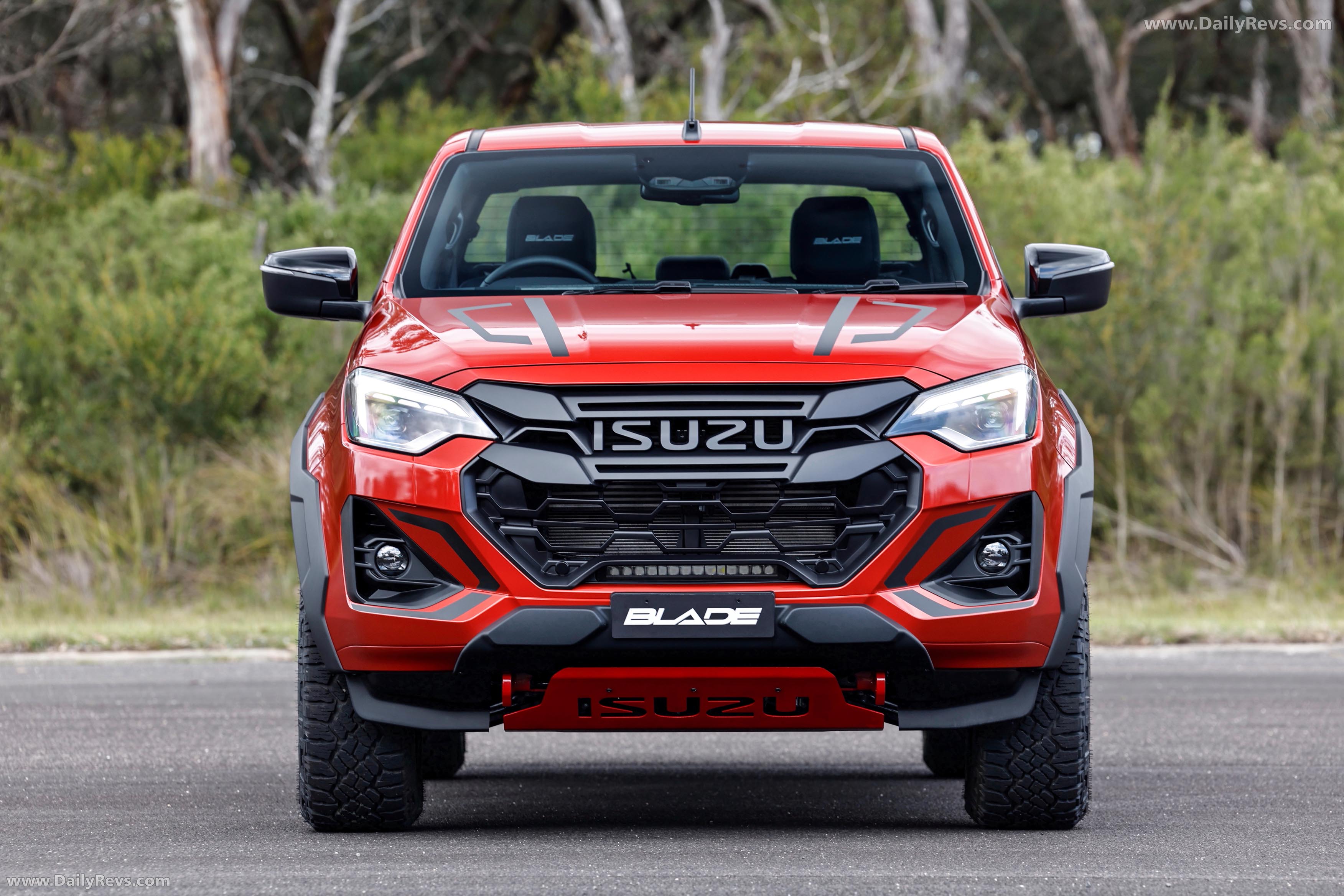 2026 Isuzu D-Max Blade Front View