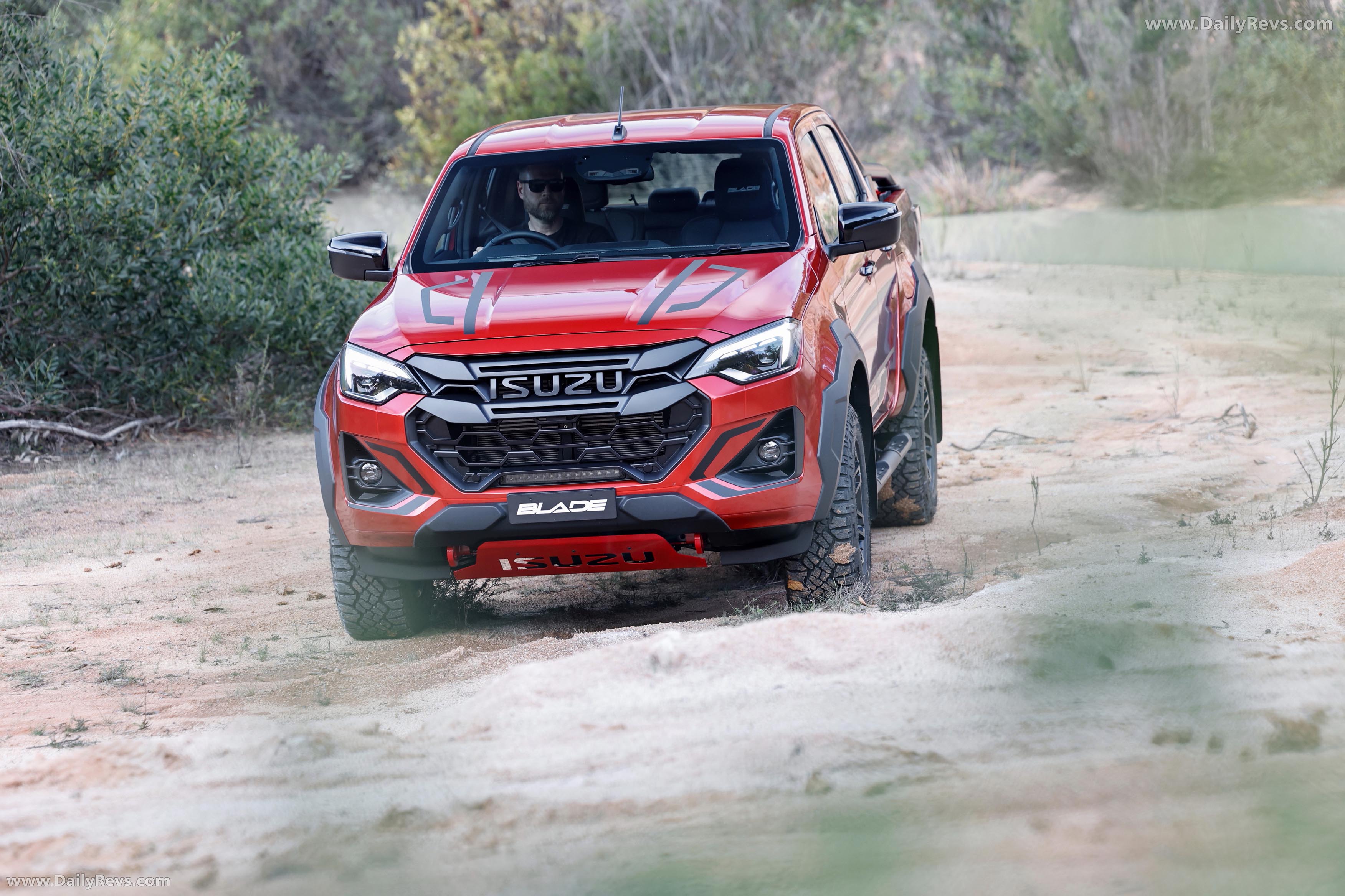 2026 Isuzu D-Max Blade Front View