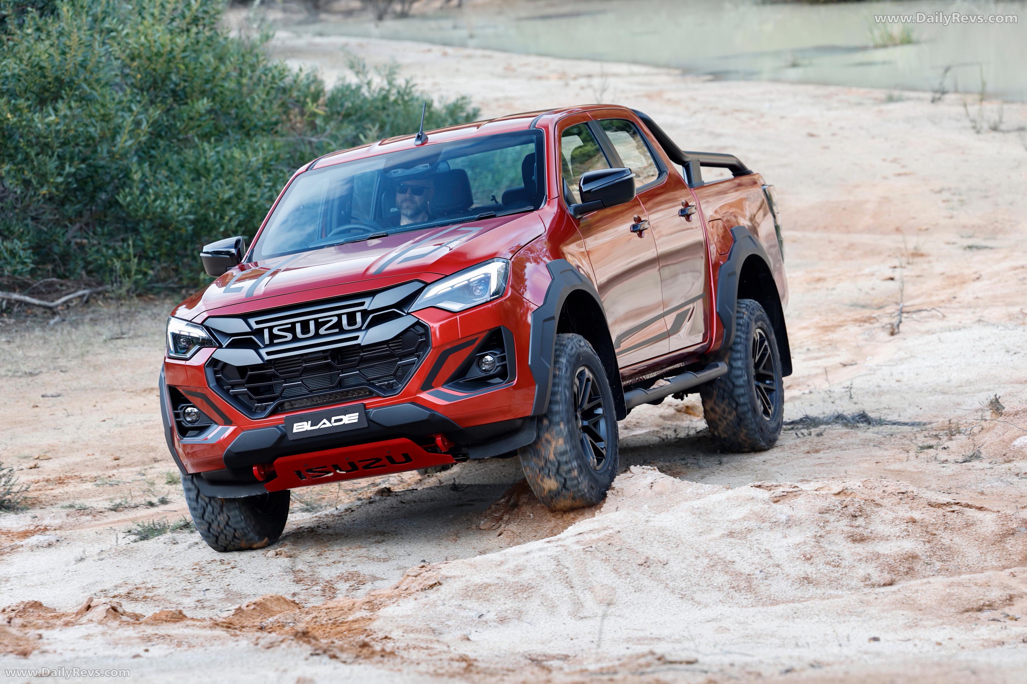 2026 Isuzu D-Max Blade Front View