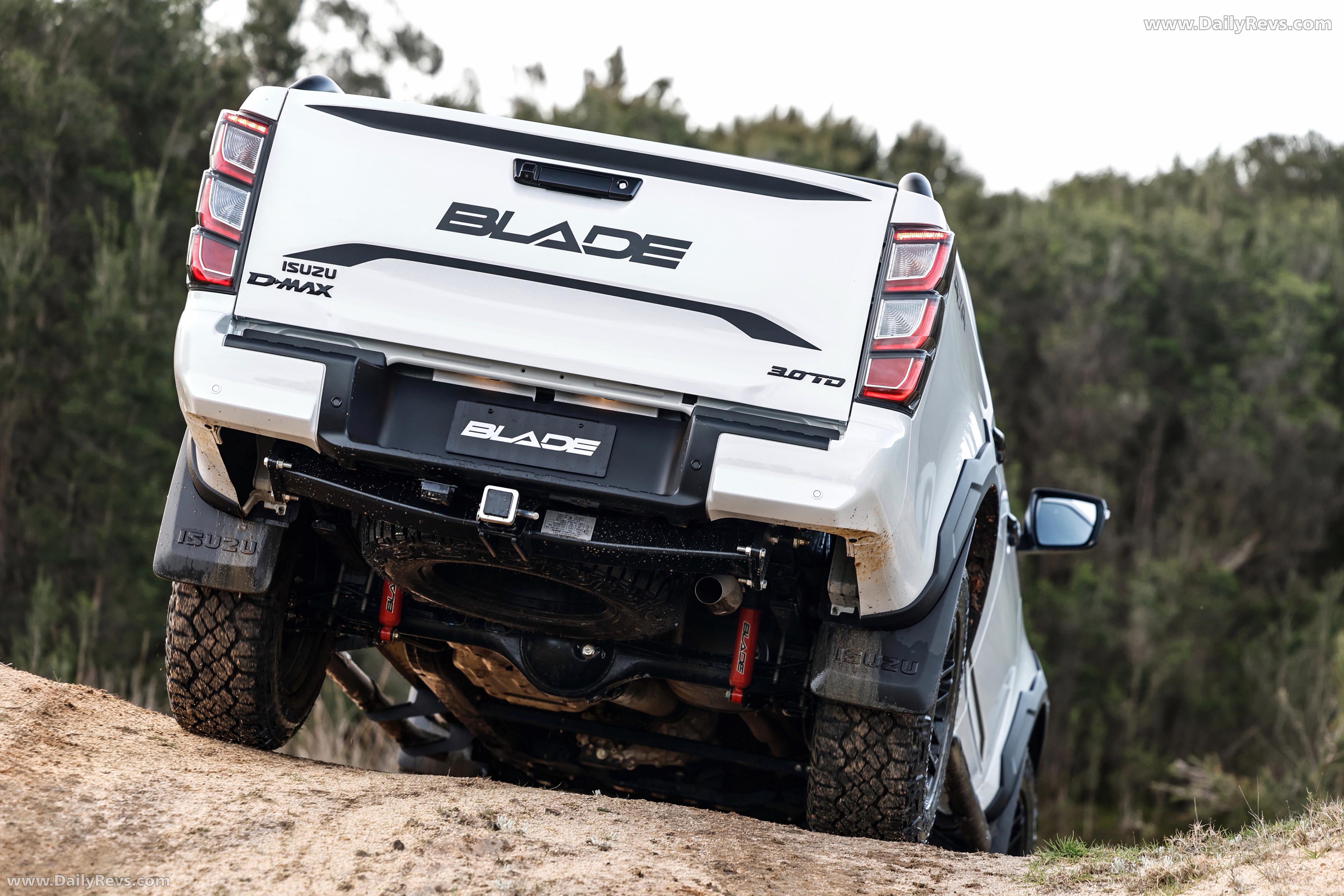 2026 Isuzu D-Max Blade Rear View