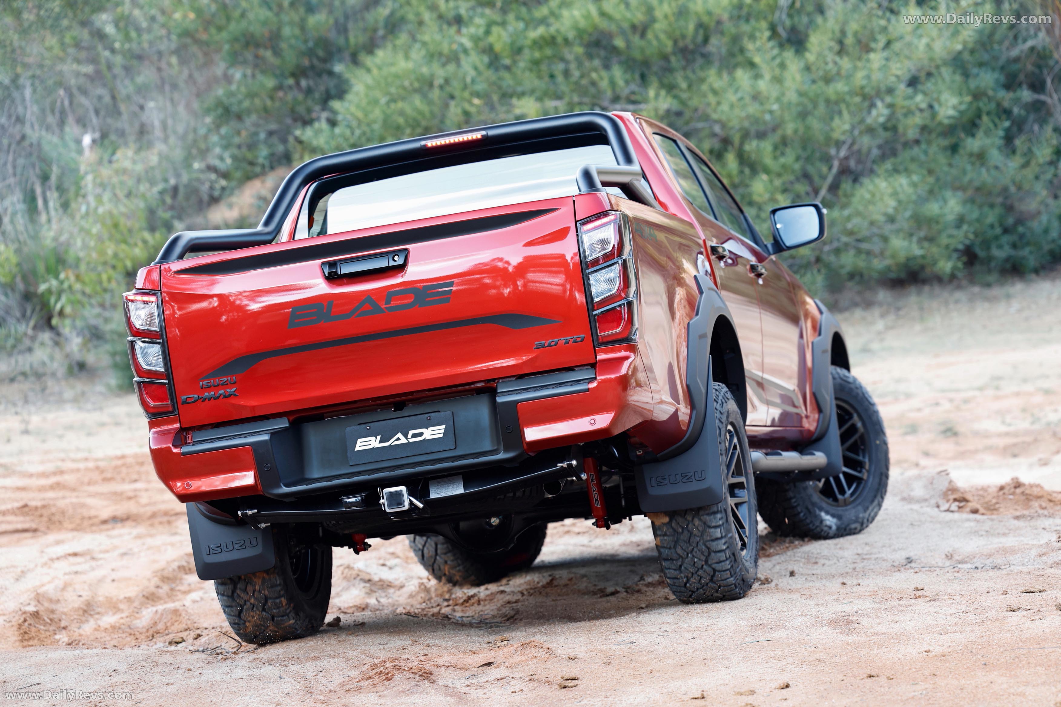 2026 Isuzu D-Max Blade Rear View