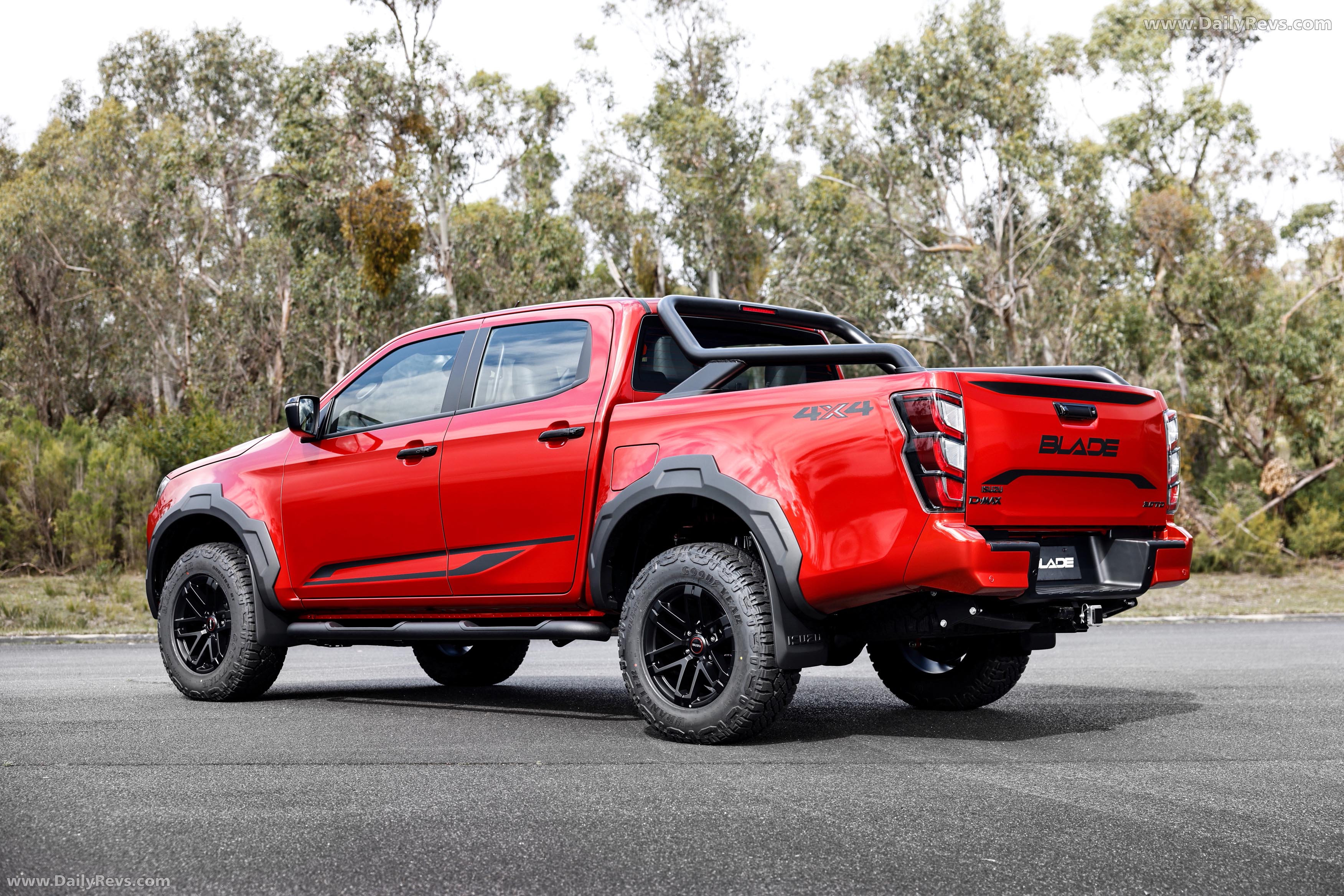 2026 Isuzu D-Max Blade Rear View