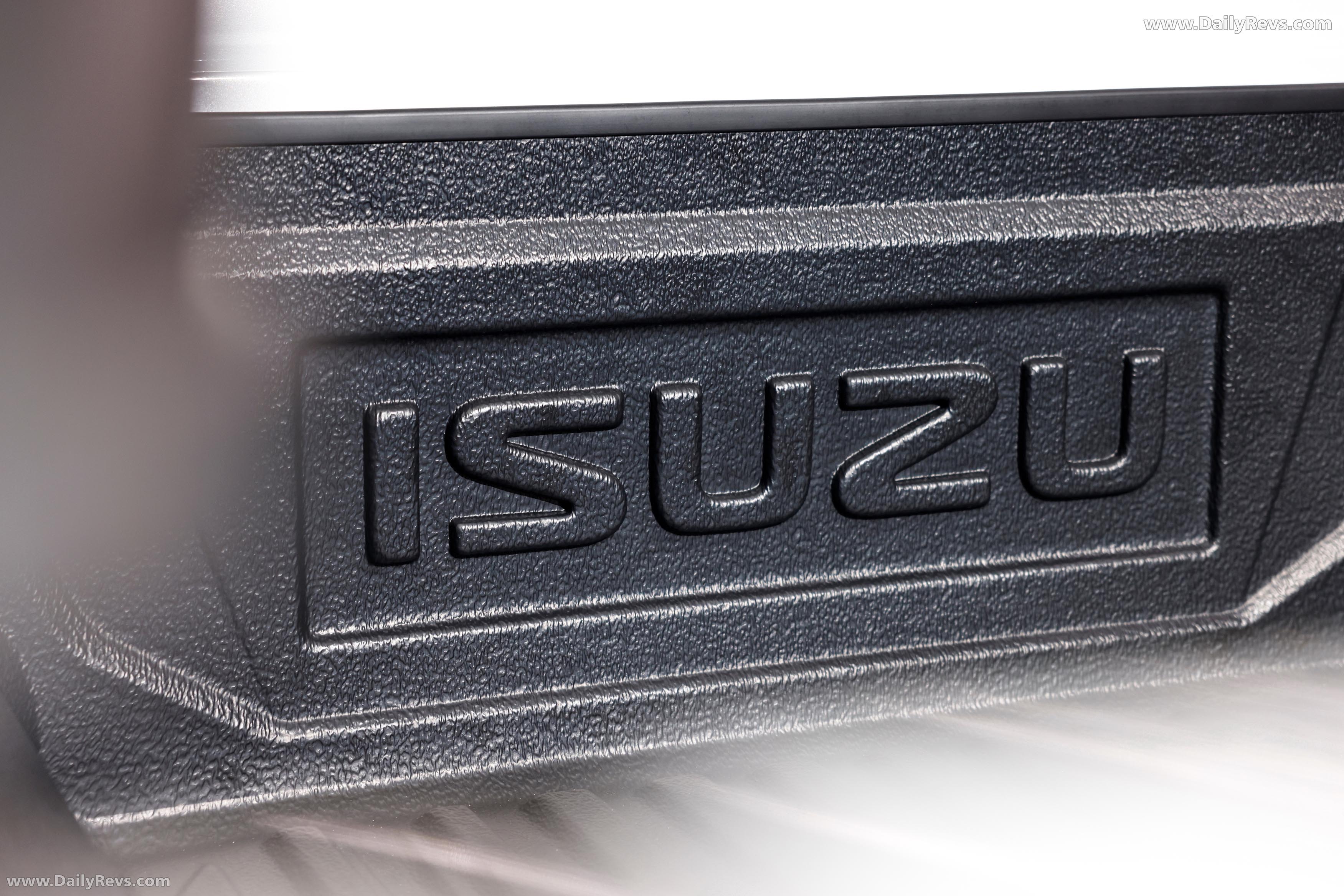 2026 Isuzu D-Max Blade Exterior