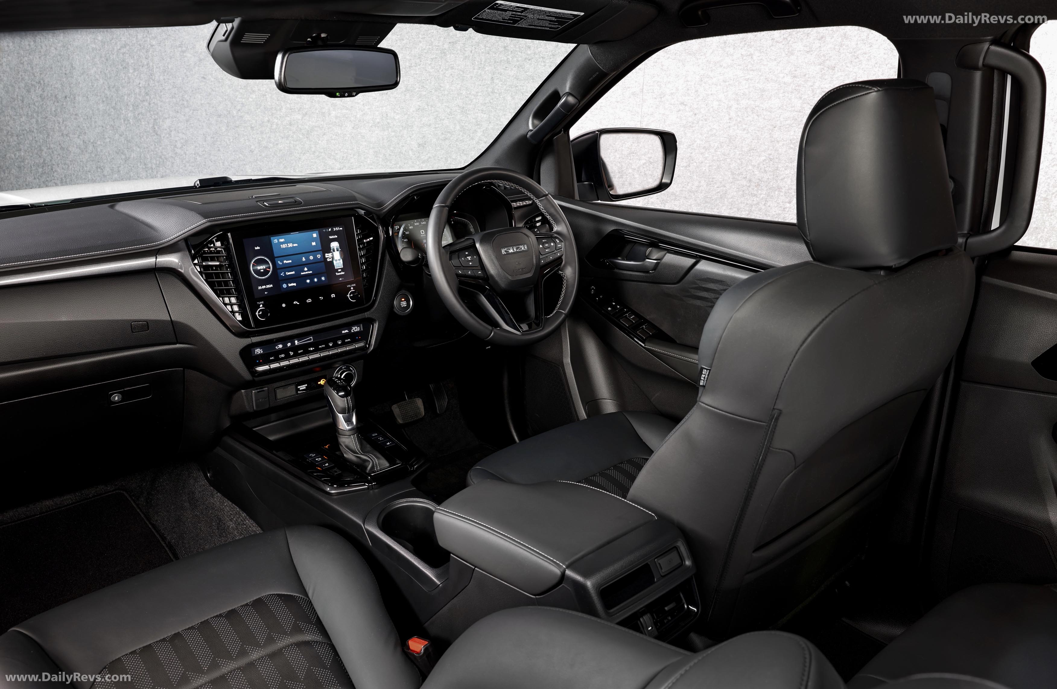 2026 Isuzu D-Max Blade Interior