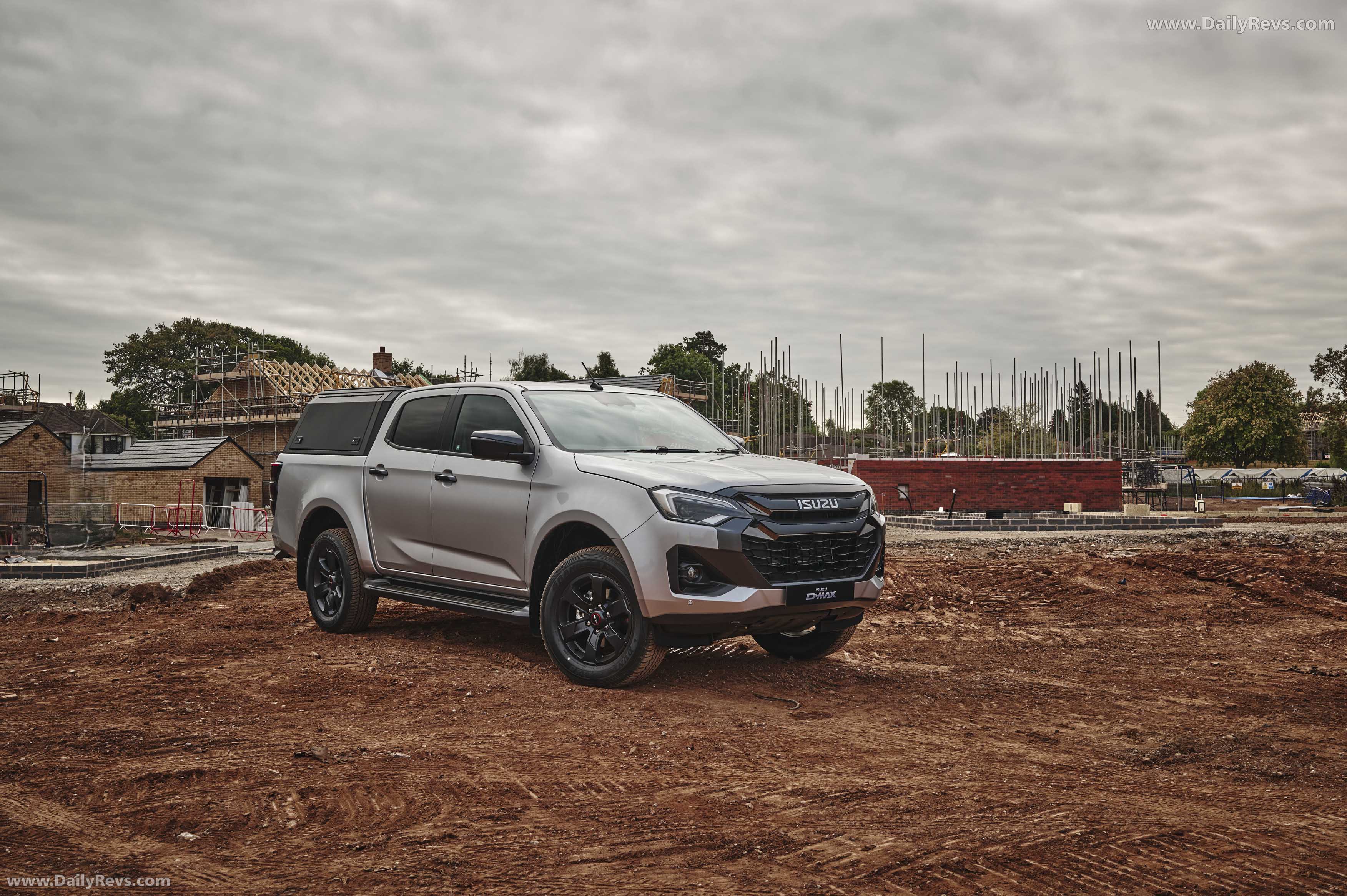 2026 Isuzu D-Max V-Cross Commercial Front View