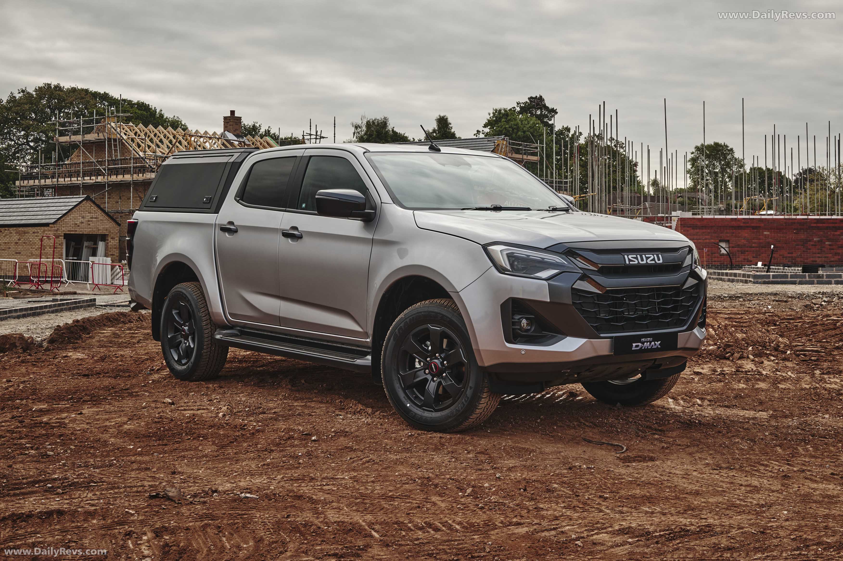 2026 Isuzu D-Max V-Cross Commercial Front View