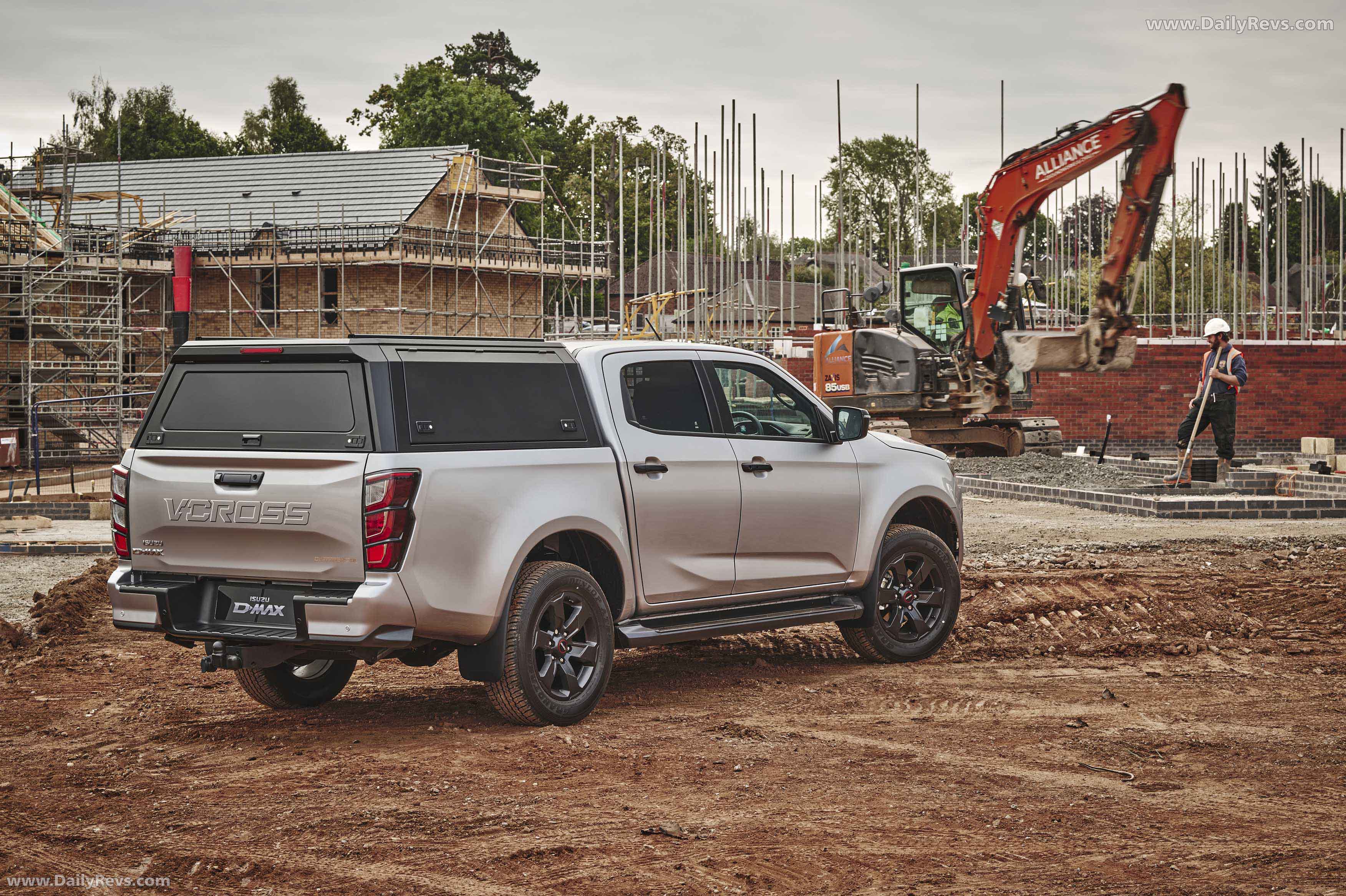 2026 Isuzu D-Max V-Cross Commercial Rear View