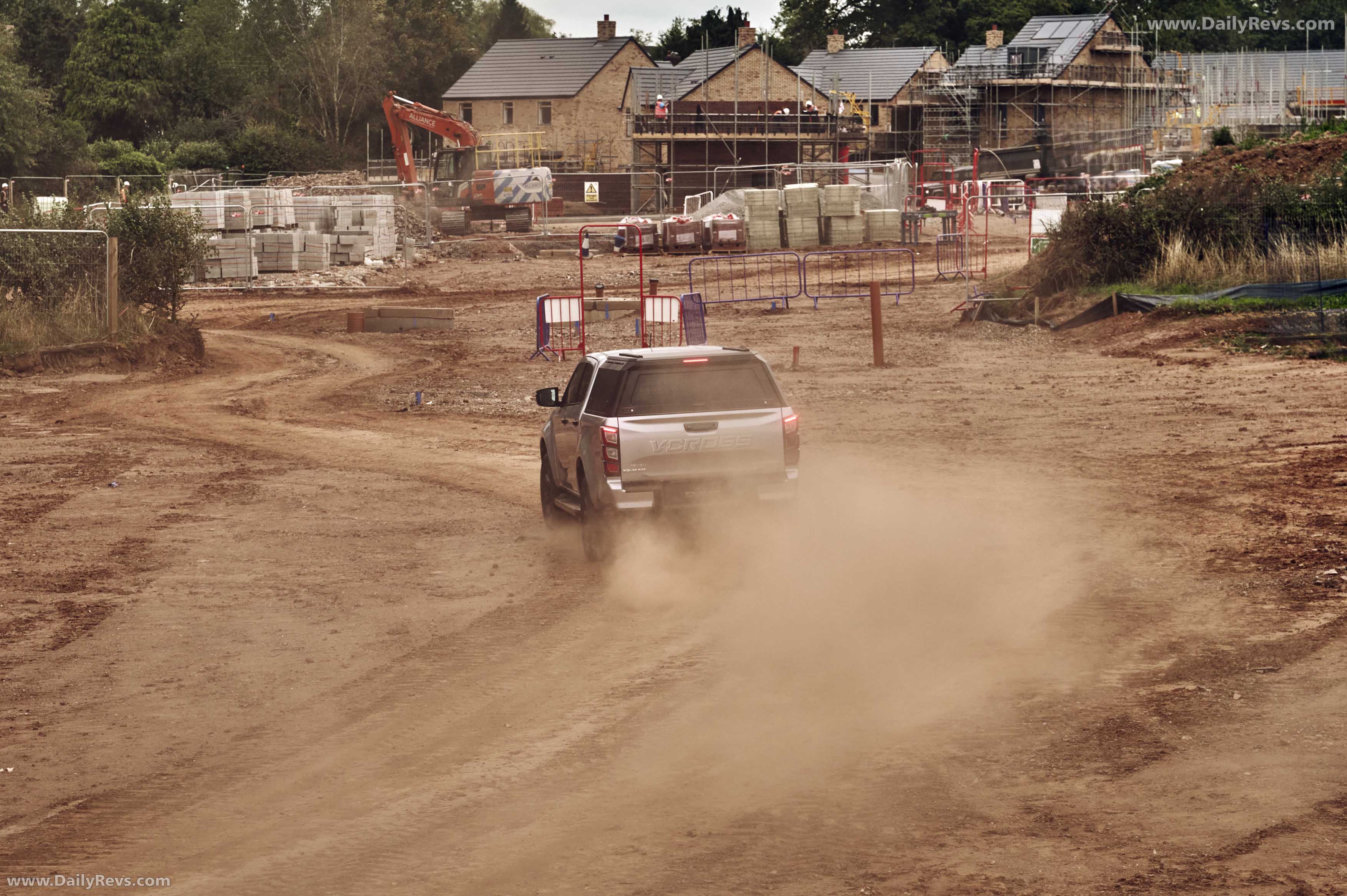 2026 Isuzu D-Max V-Cross Commercial Rear View