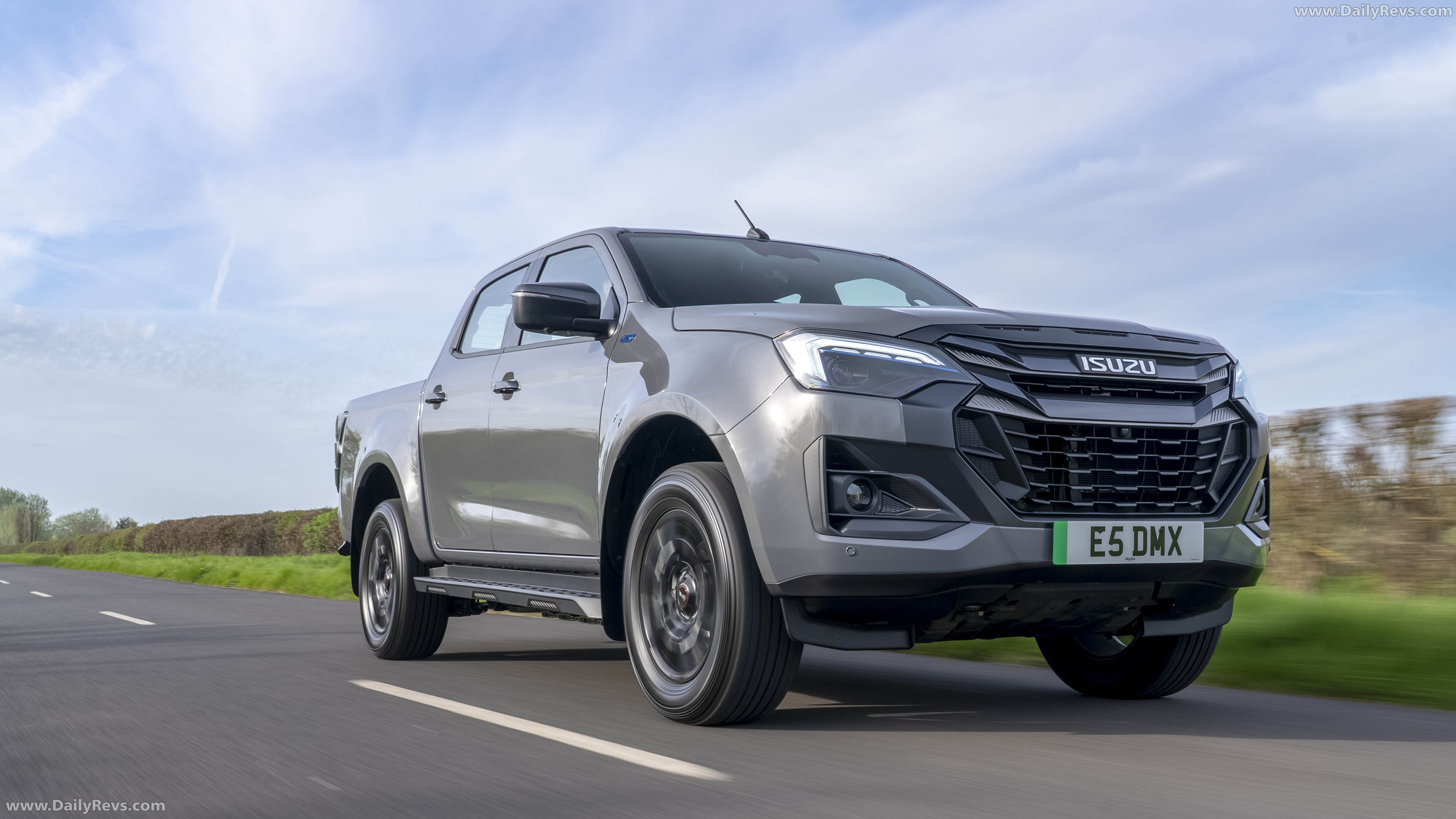 2026 Isuzu D-Max EV V-Cross UK version Front View