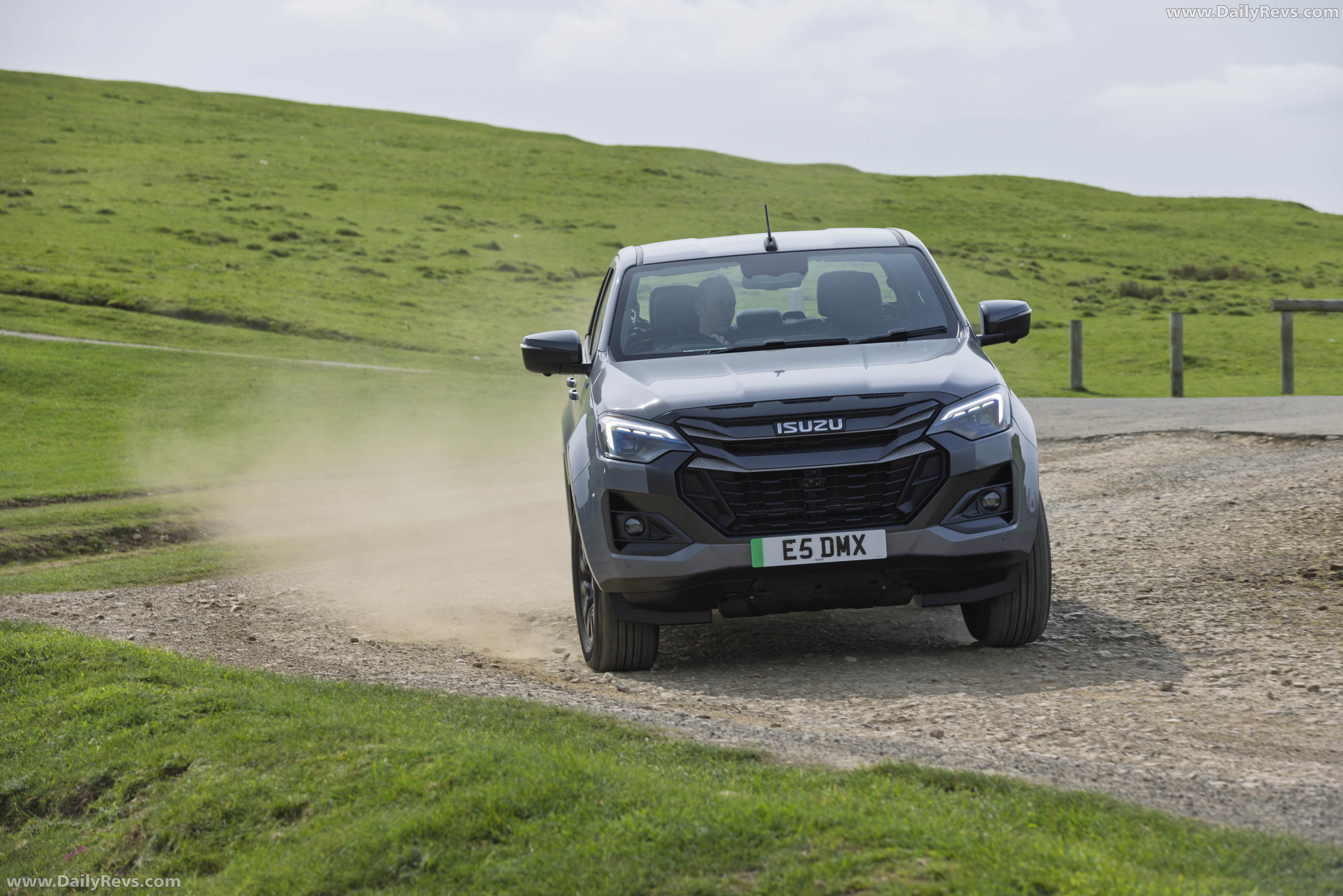 2026 Isuzu D-Max EV V-Cross UK version Front View