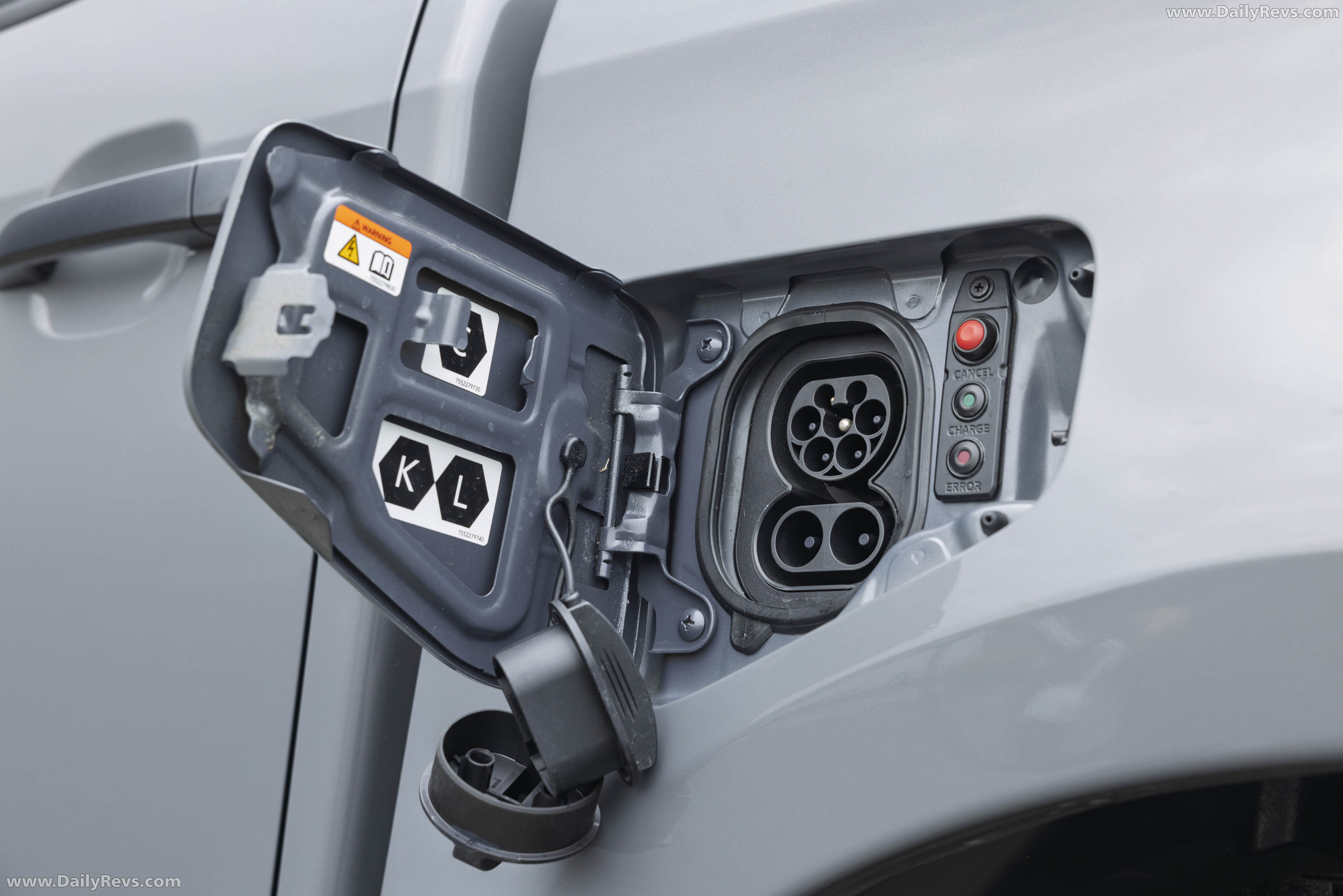 2026 Isuzu D-Max EV V-Cross UK version Exterior