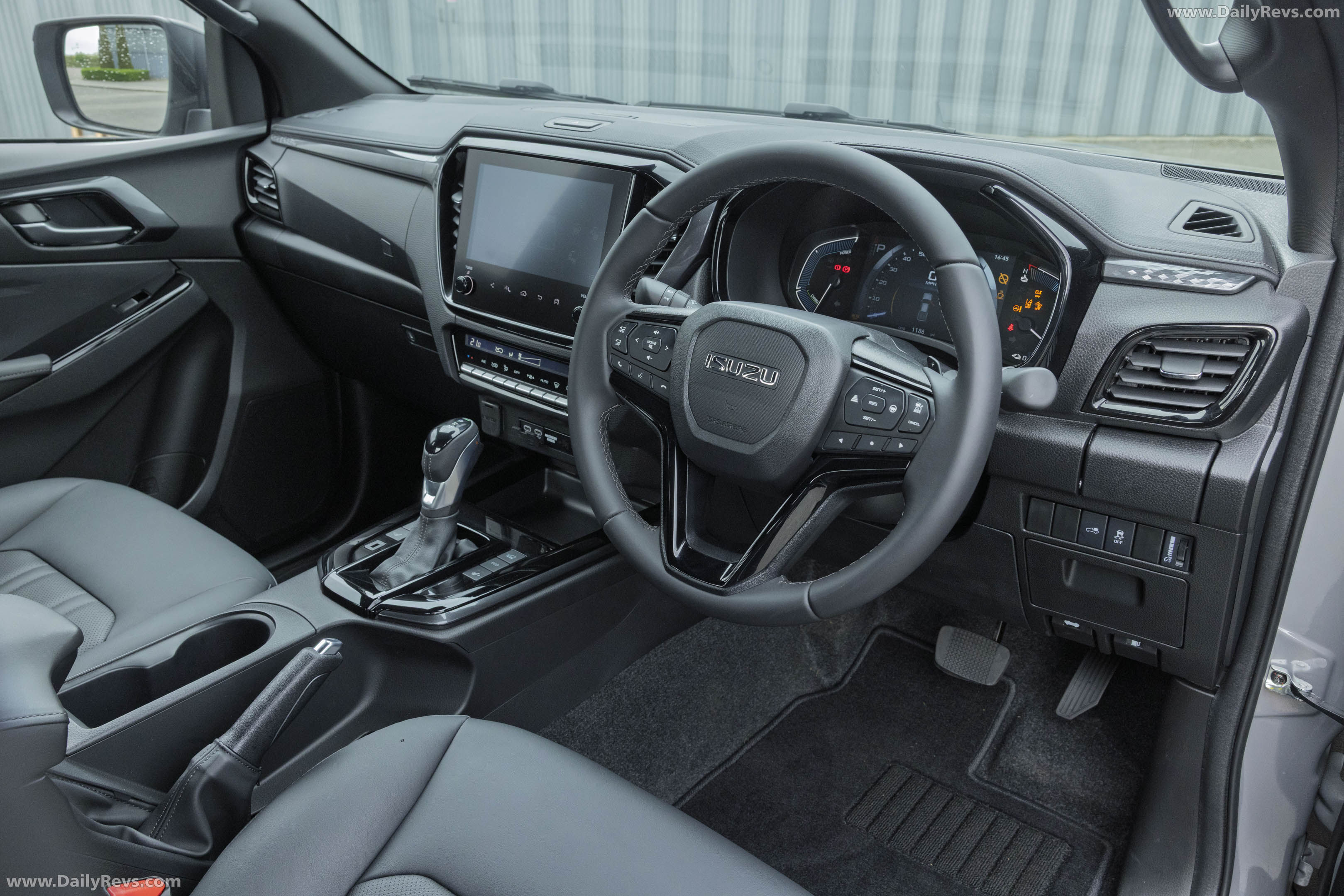 2026 Isuzu D-Max EV V-Cross UK version Interior