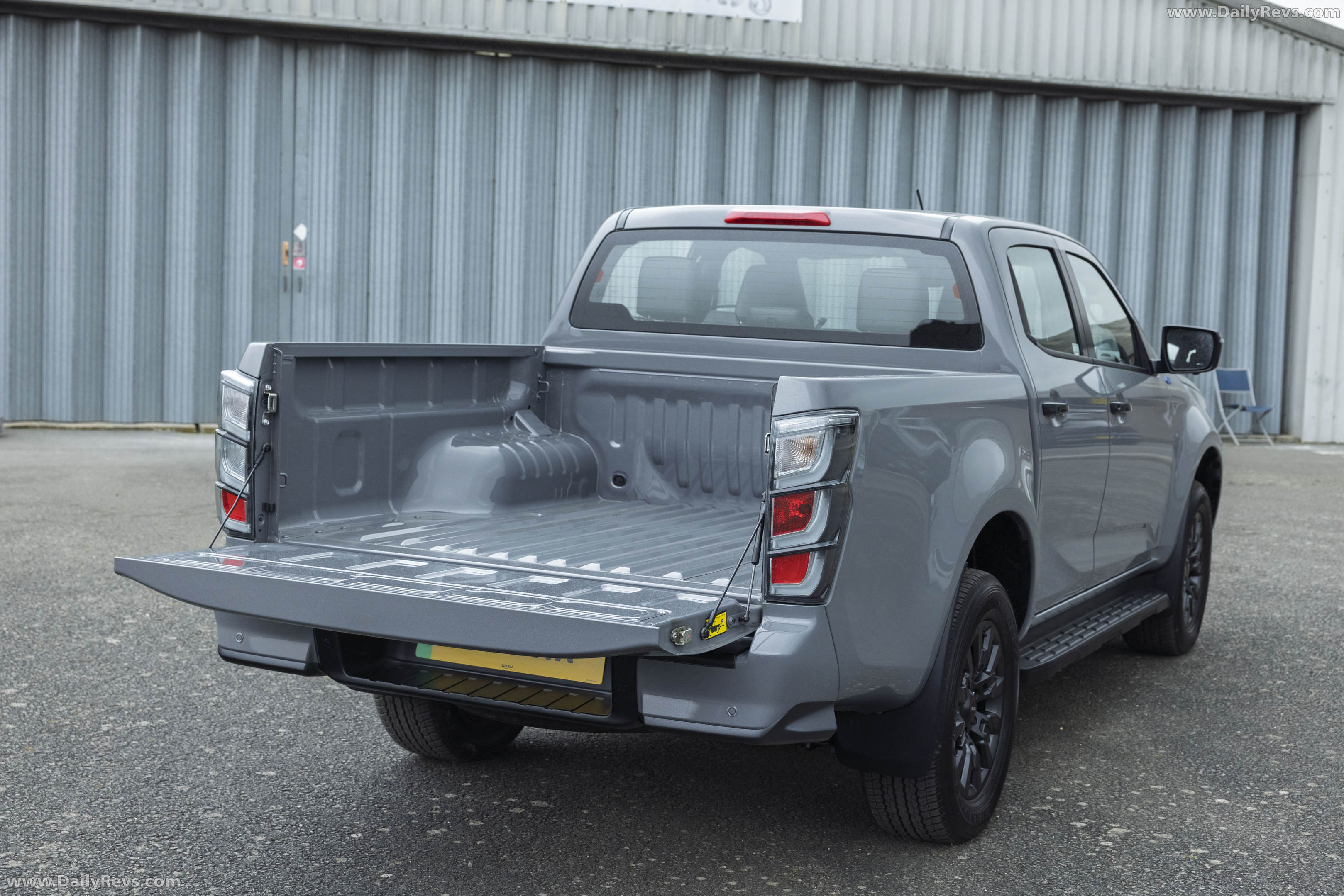 2026 Isuzu D-Max EV V-Cross UK version Interior
