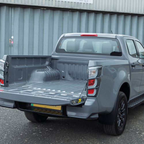 2026 Isuzu D-Max EV V-Cross UK version Interior