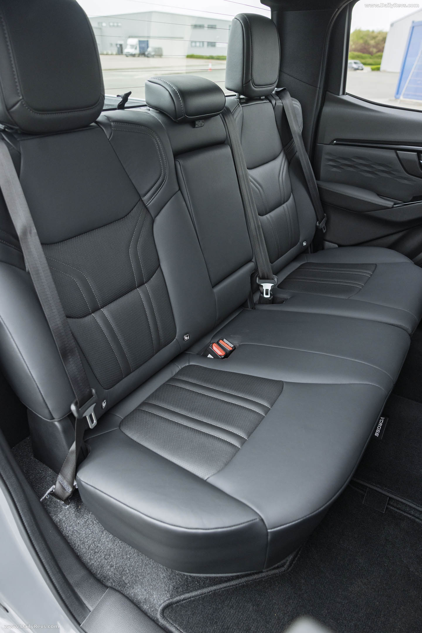 2026 Isuzu D-Max EV V-Cross UK version Interior