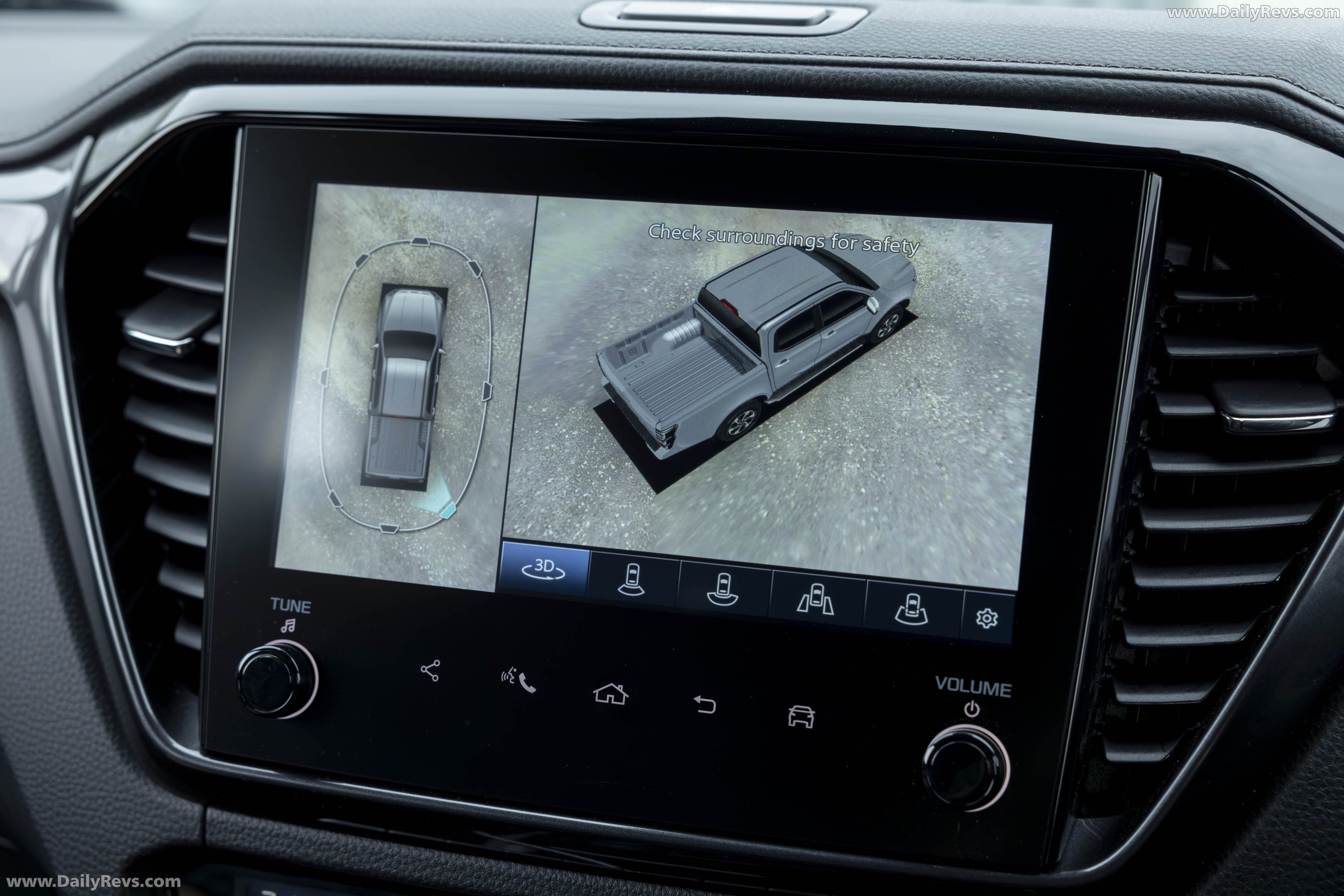 2026 Isuzu D-Max EV V-Cross UK version Interior