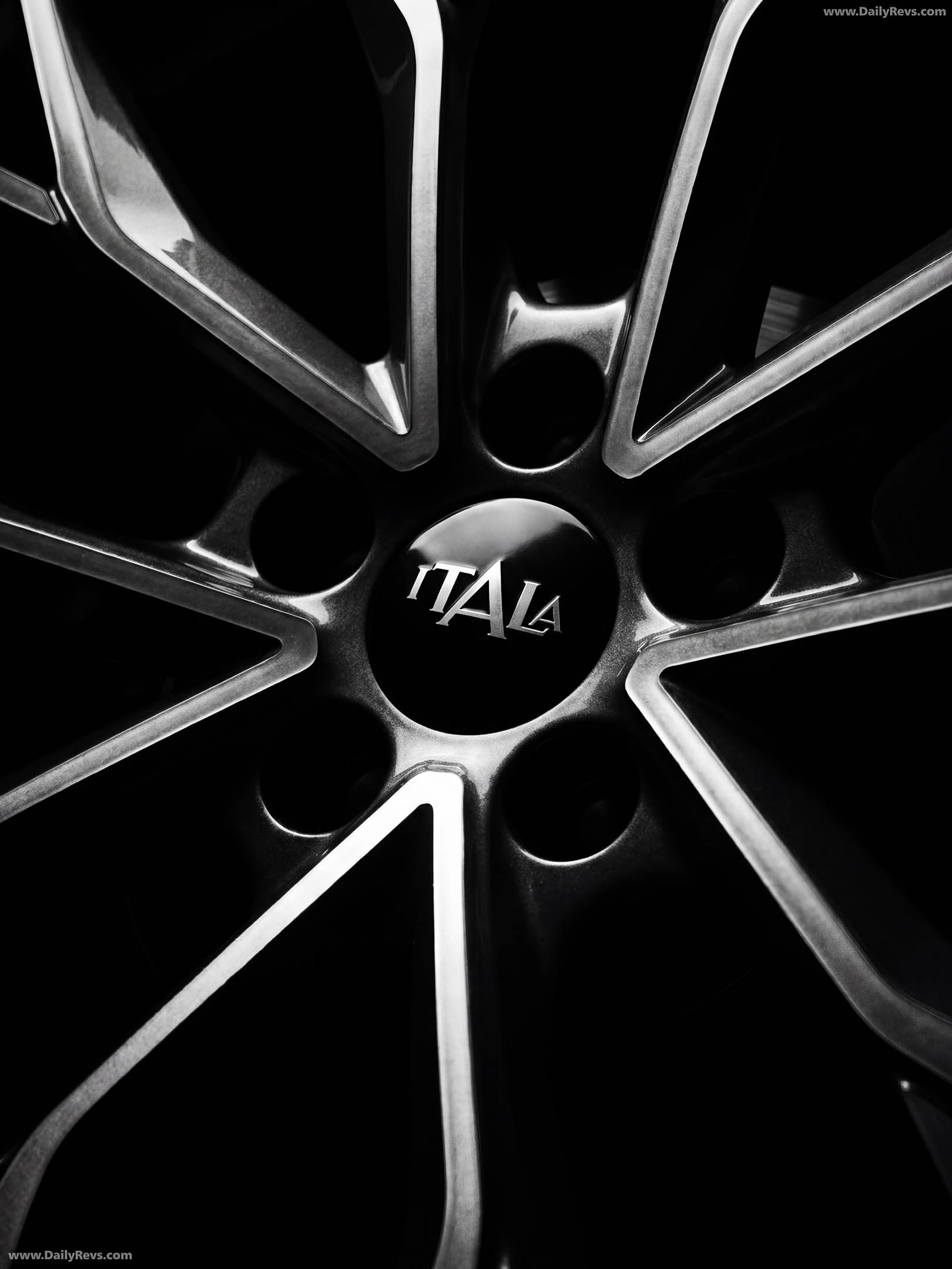 2026 Itala 35 Exterior