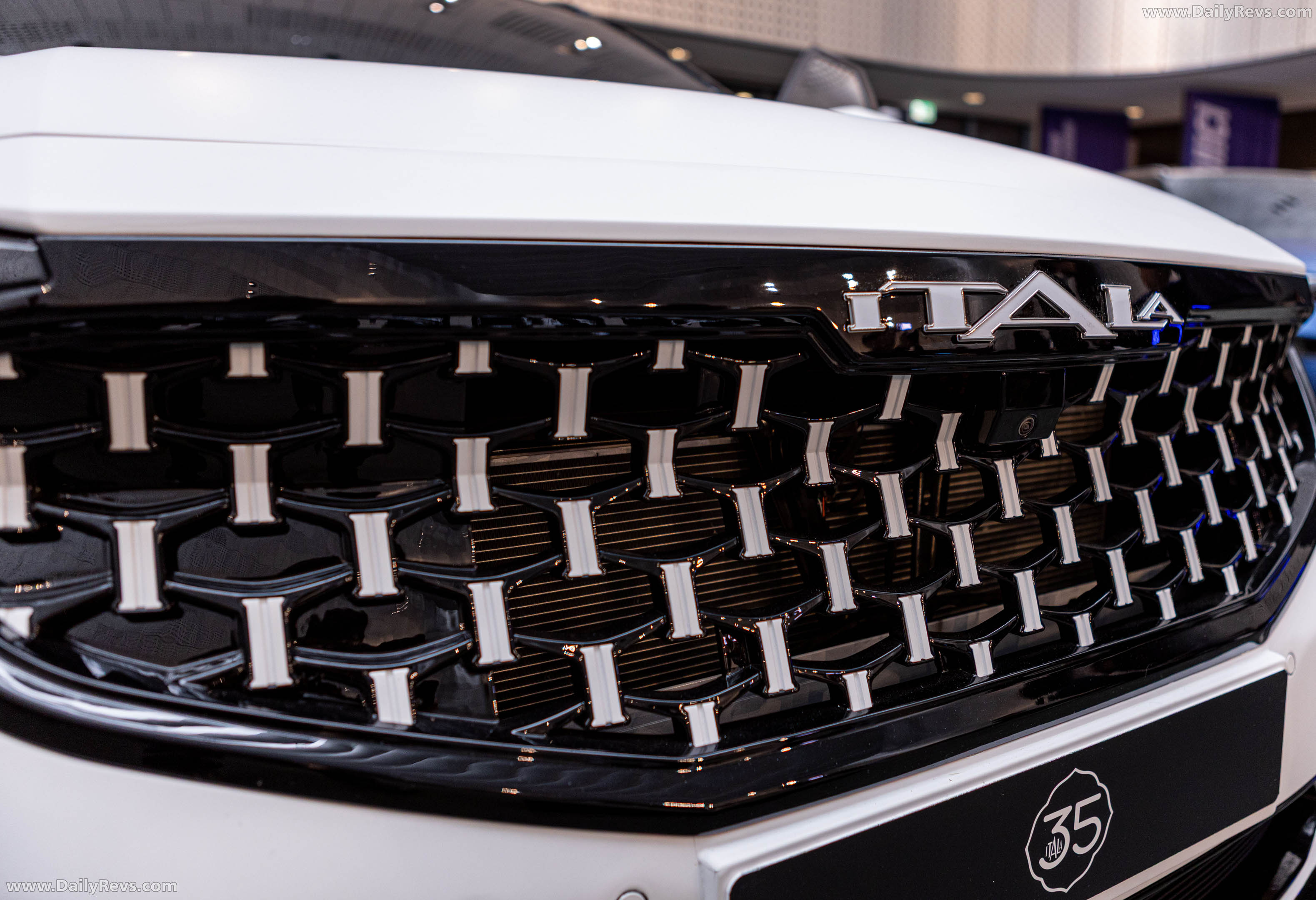 2026 Itala 35 Exterior