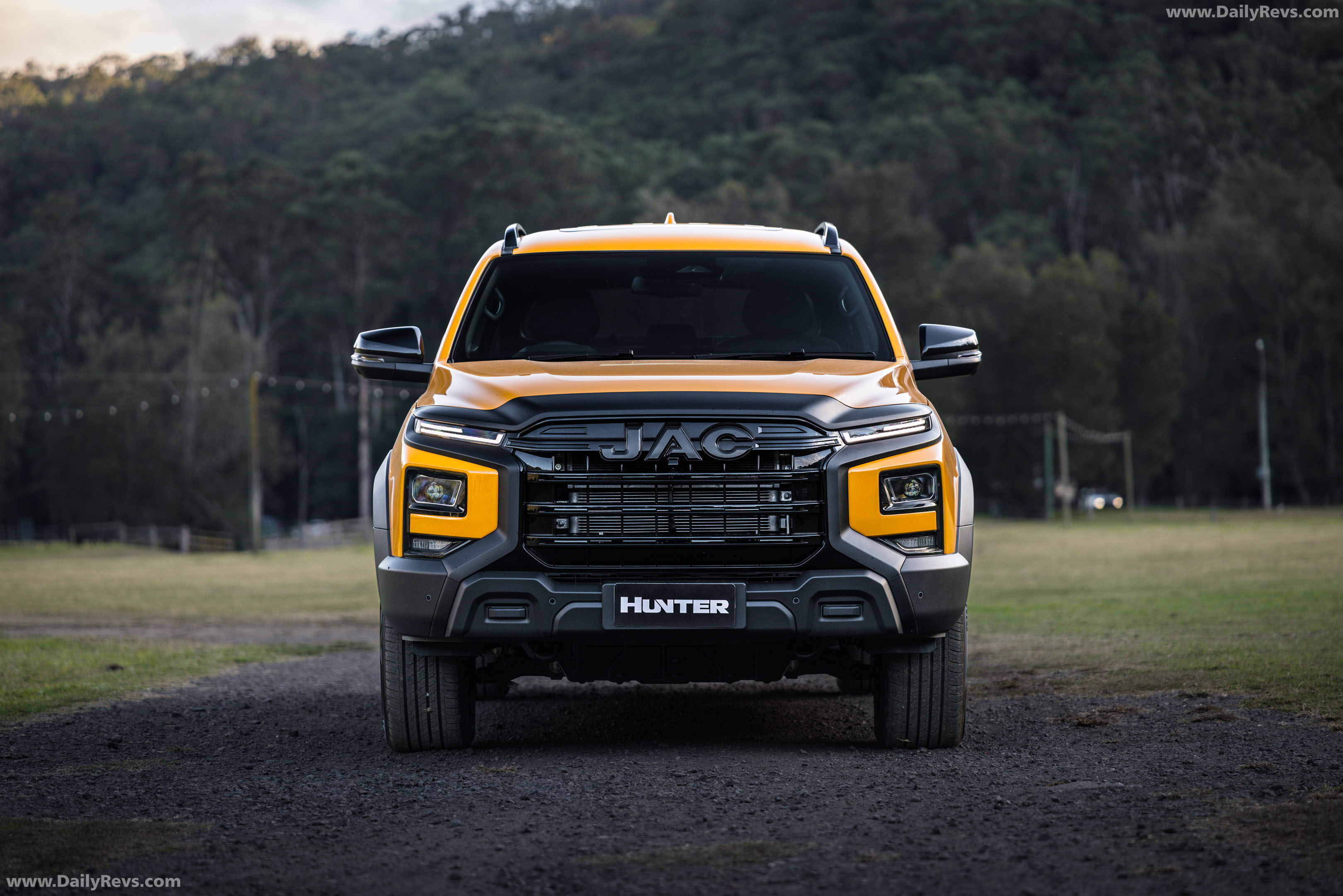 2026 JAC Hunter X PHEV Front View