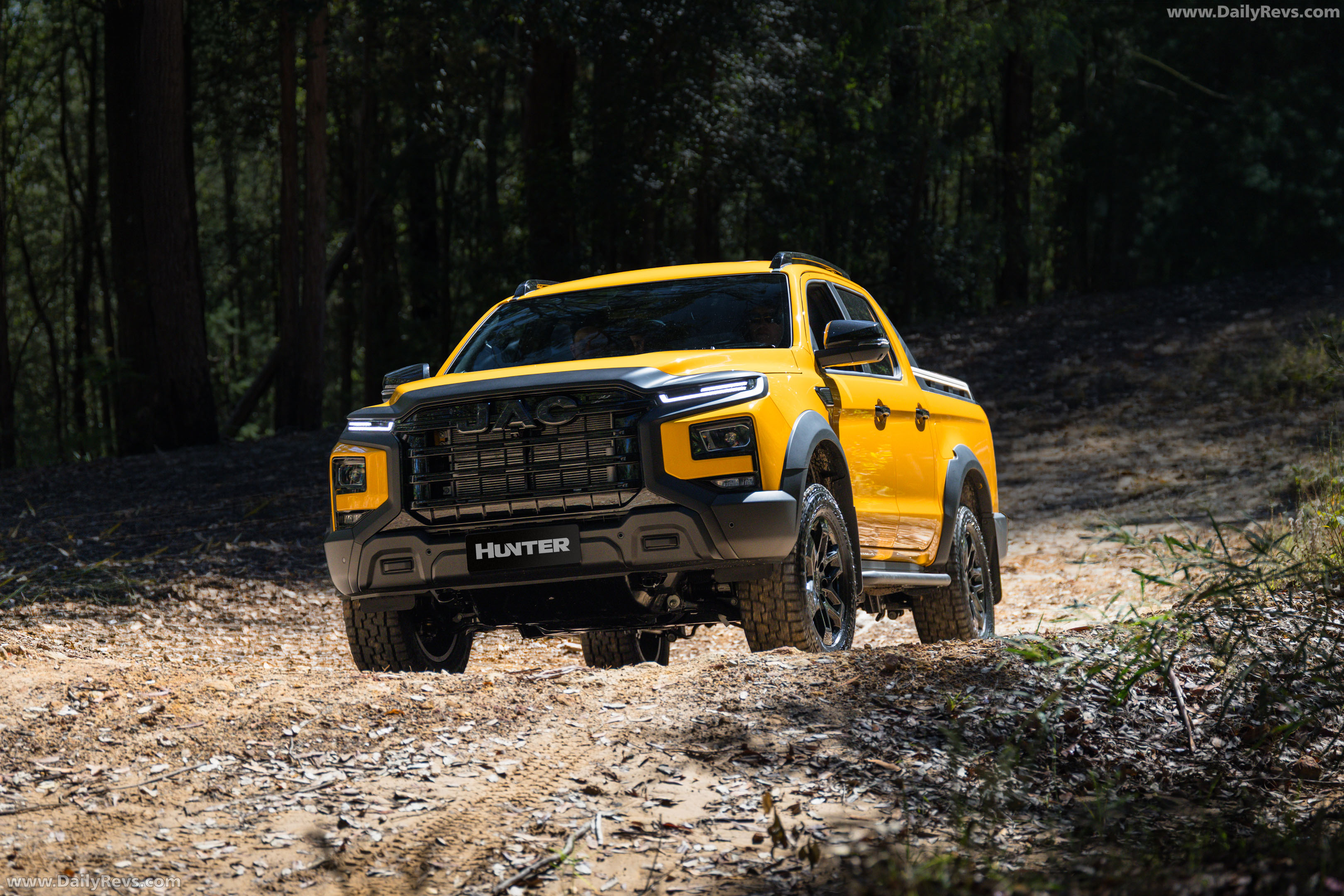 2026 JAC Hunter X PHEV Front View